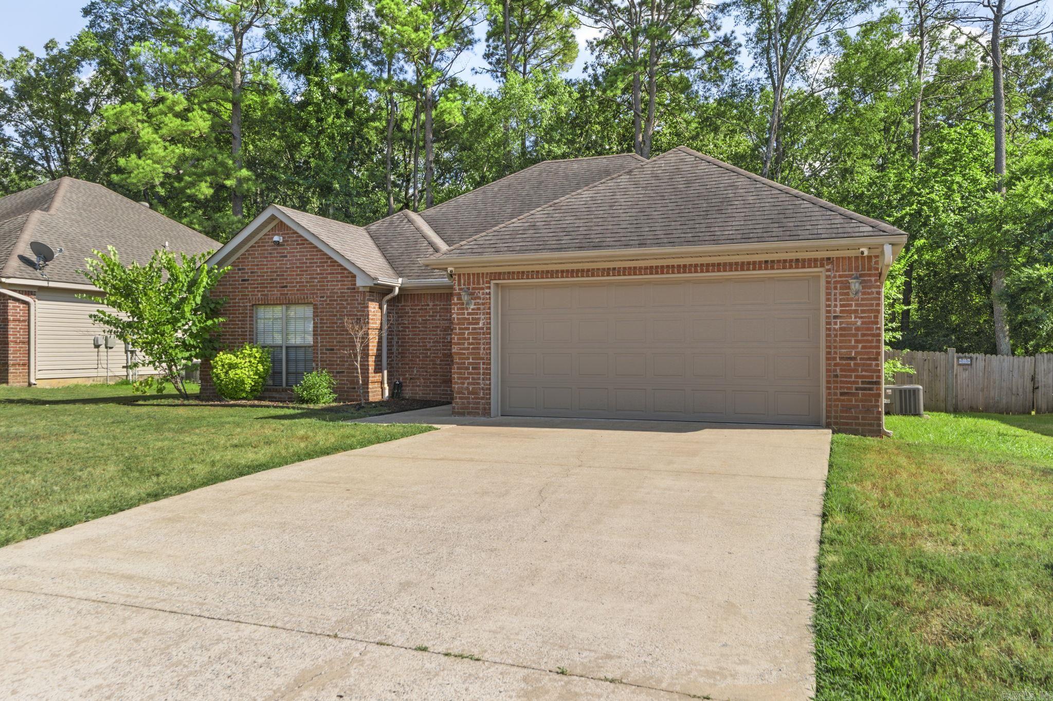 21 Crystalwood  Little Rock, AR
