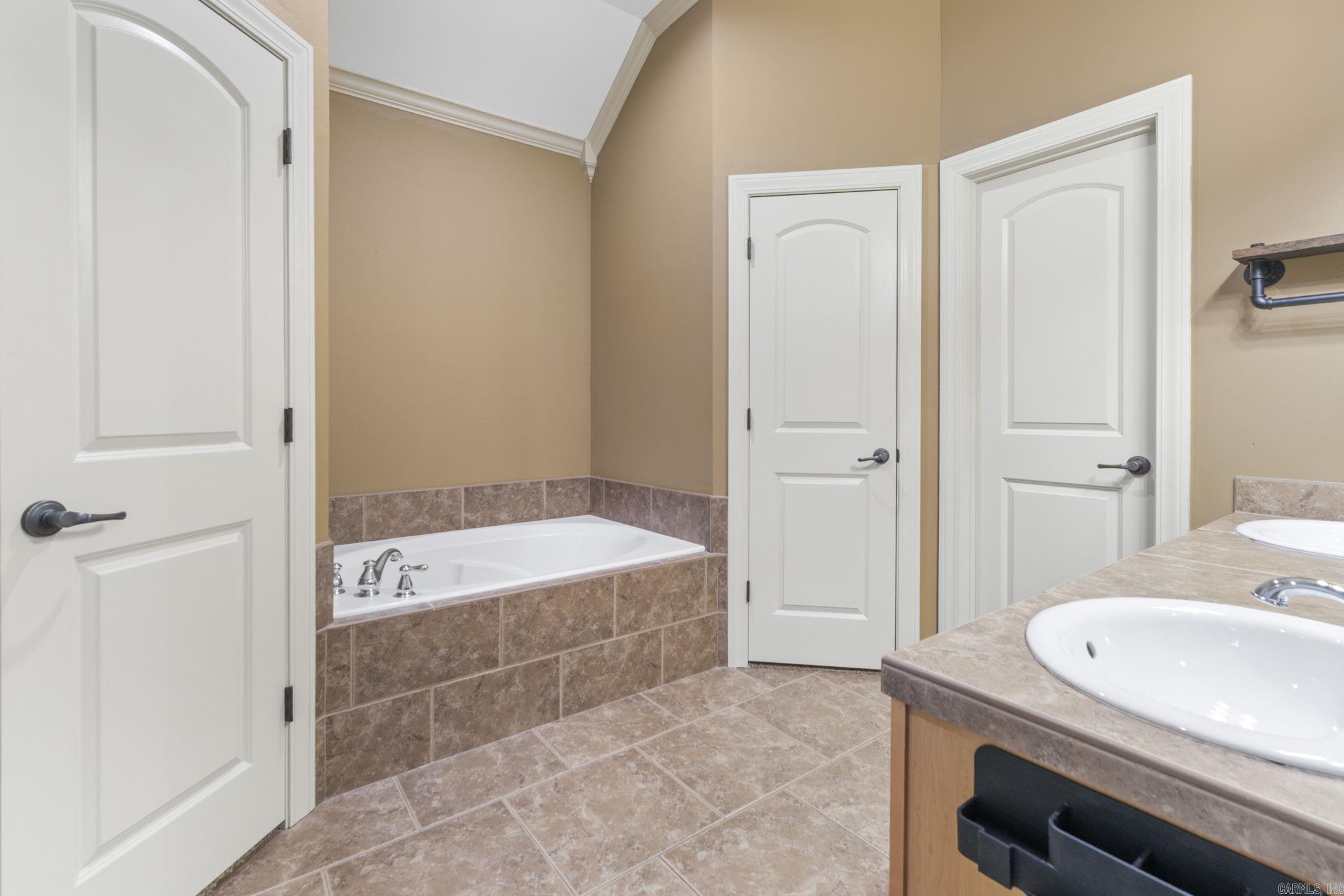 21 Crystalwood  Little Rock, AR