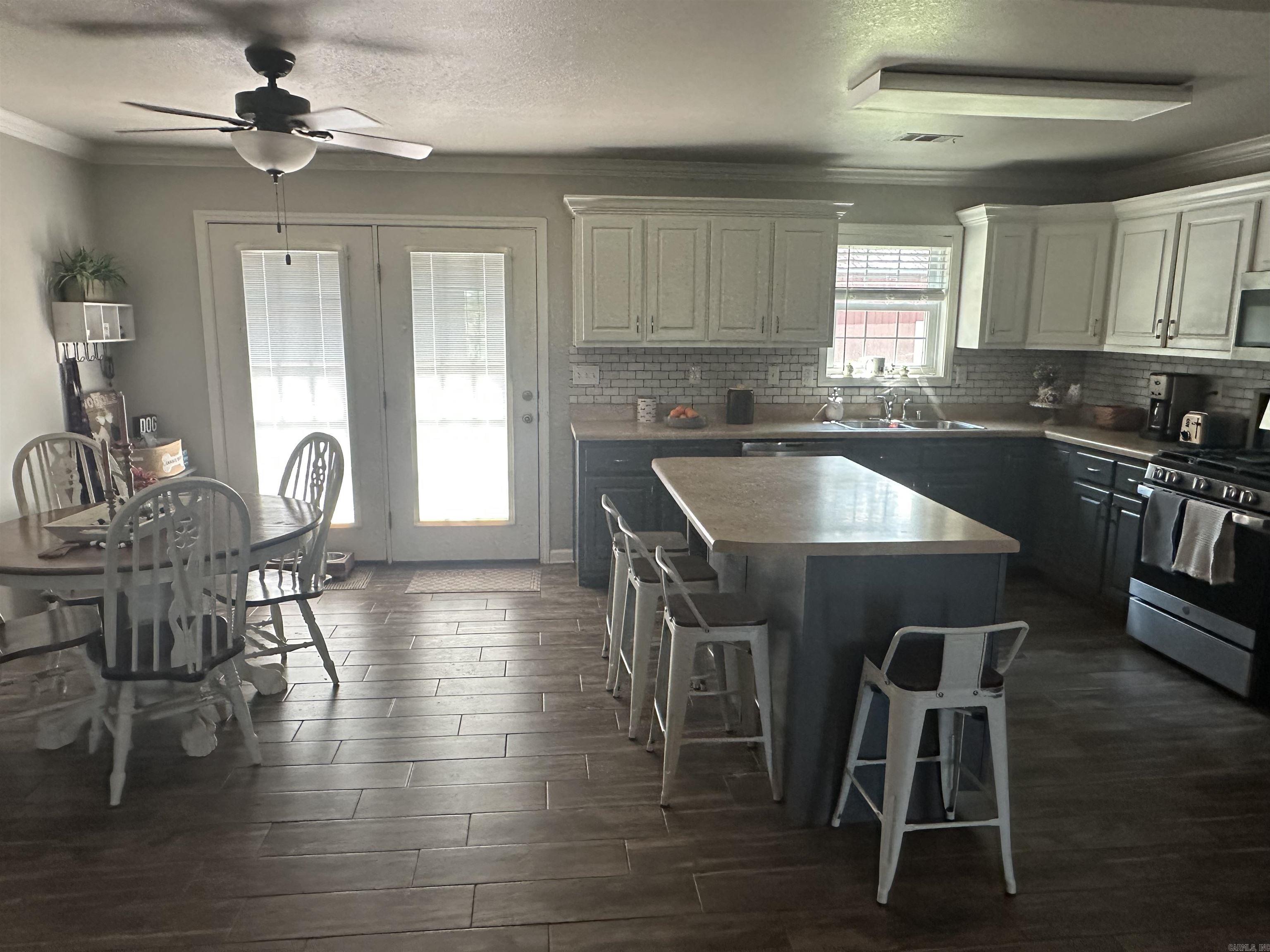 2010 Greenway Lane  Jonesboro, AR
