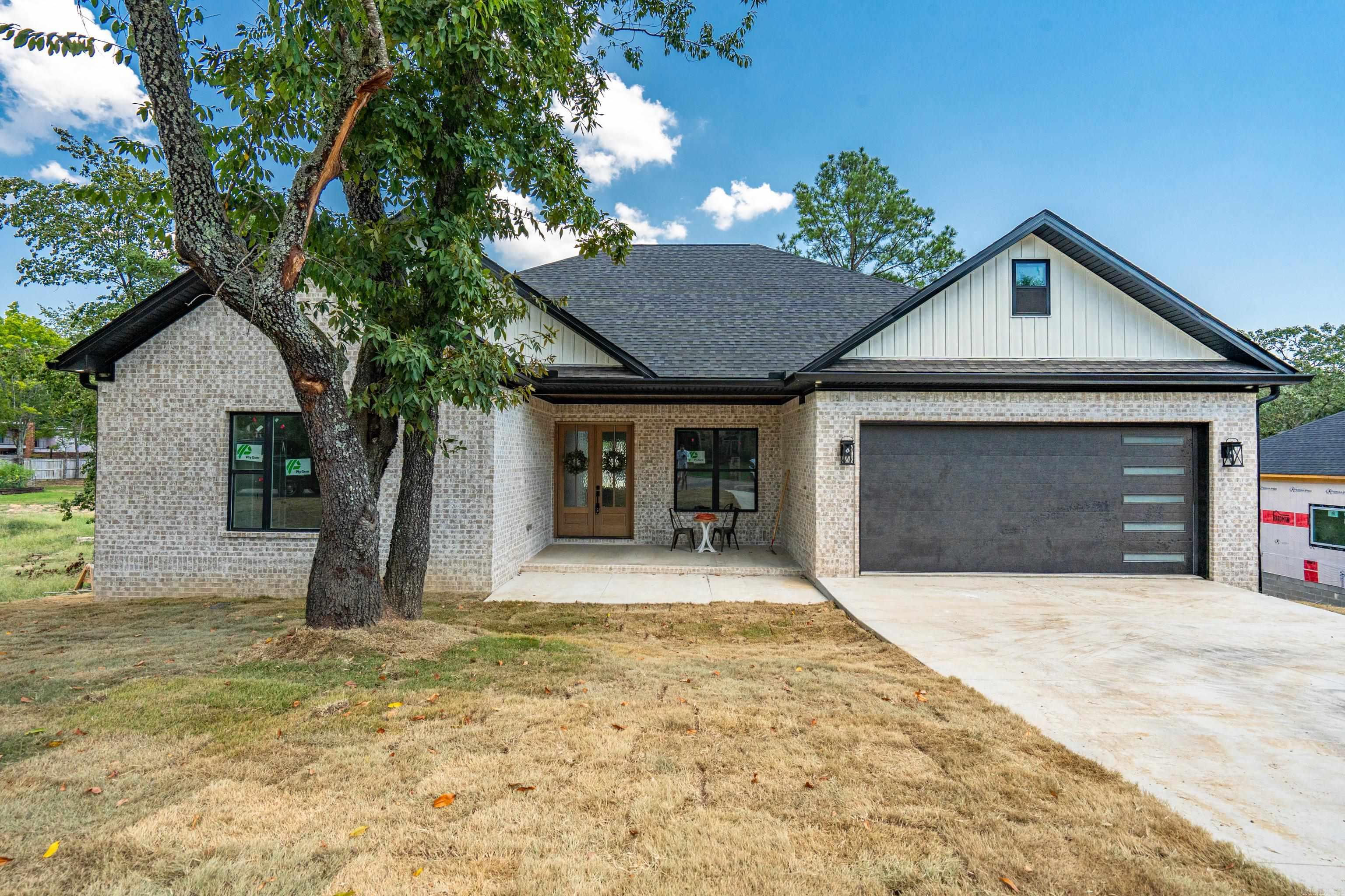 232 Cromwell Court