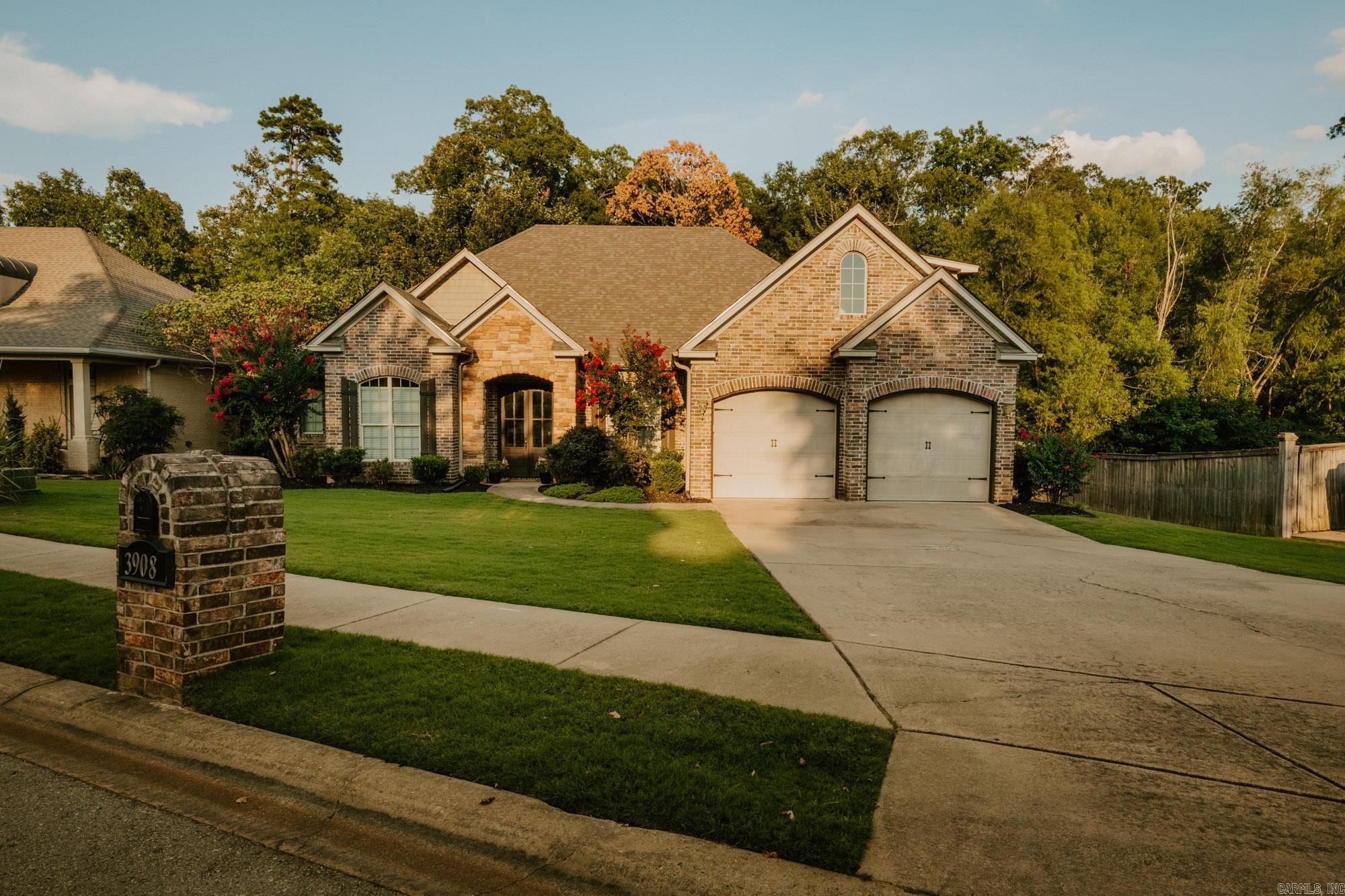3908 Robinwood  Bryant, AR
