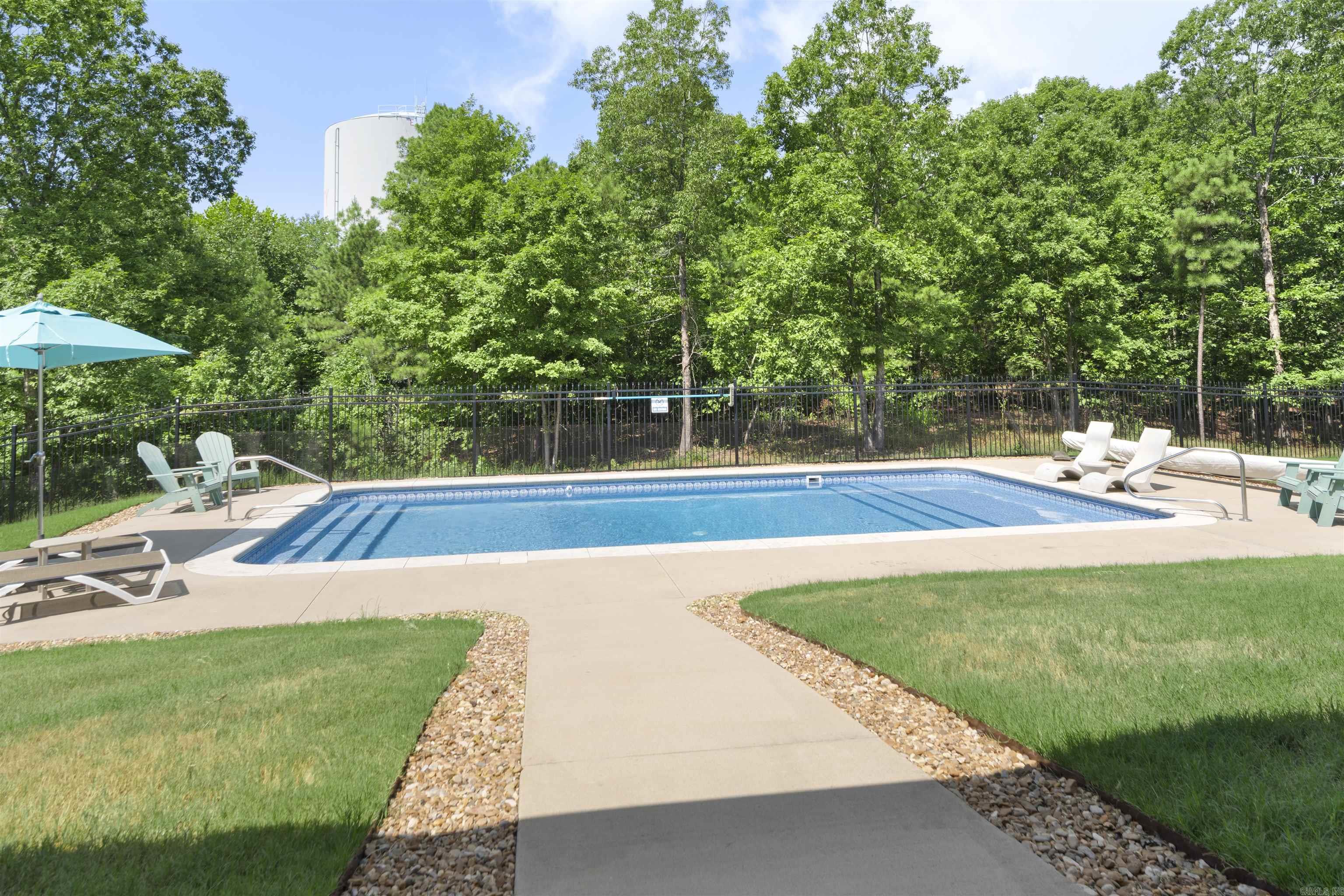809 Carbondale  Little Rock, AR