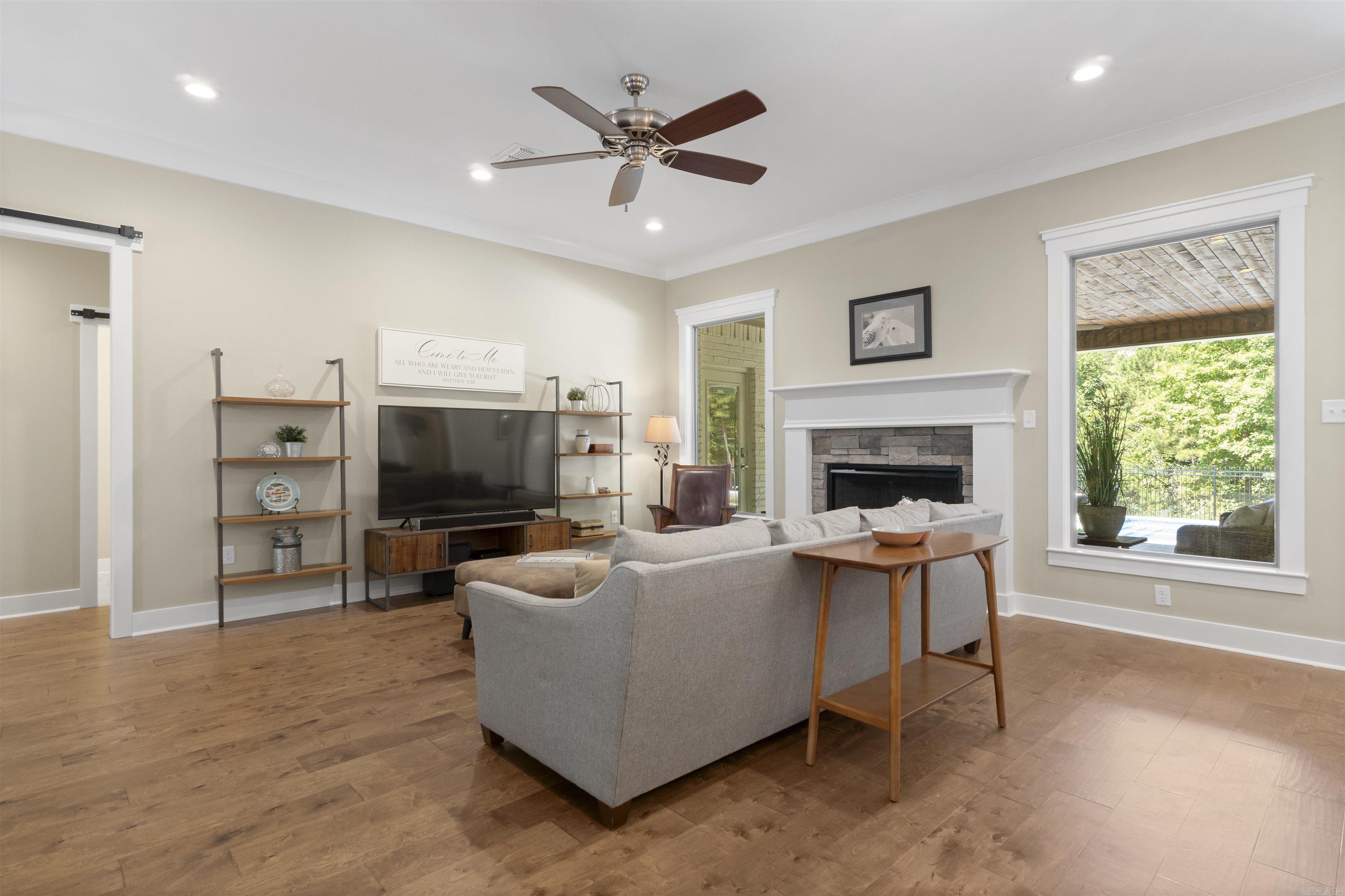 809 Carbondale  Little Rock, AR