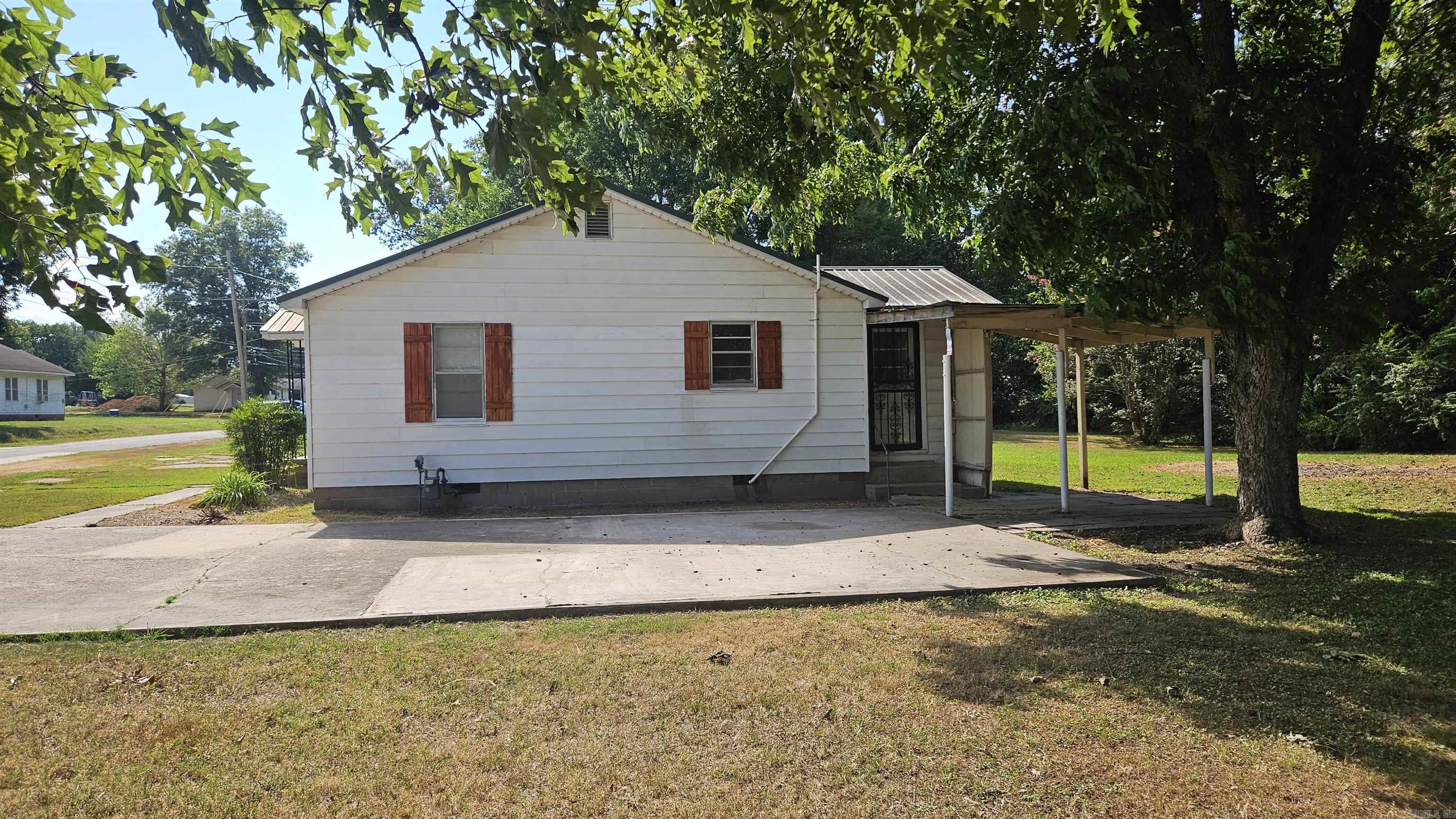 115 E 2Nd St  Rector, AR