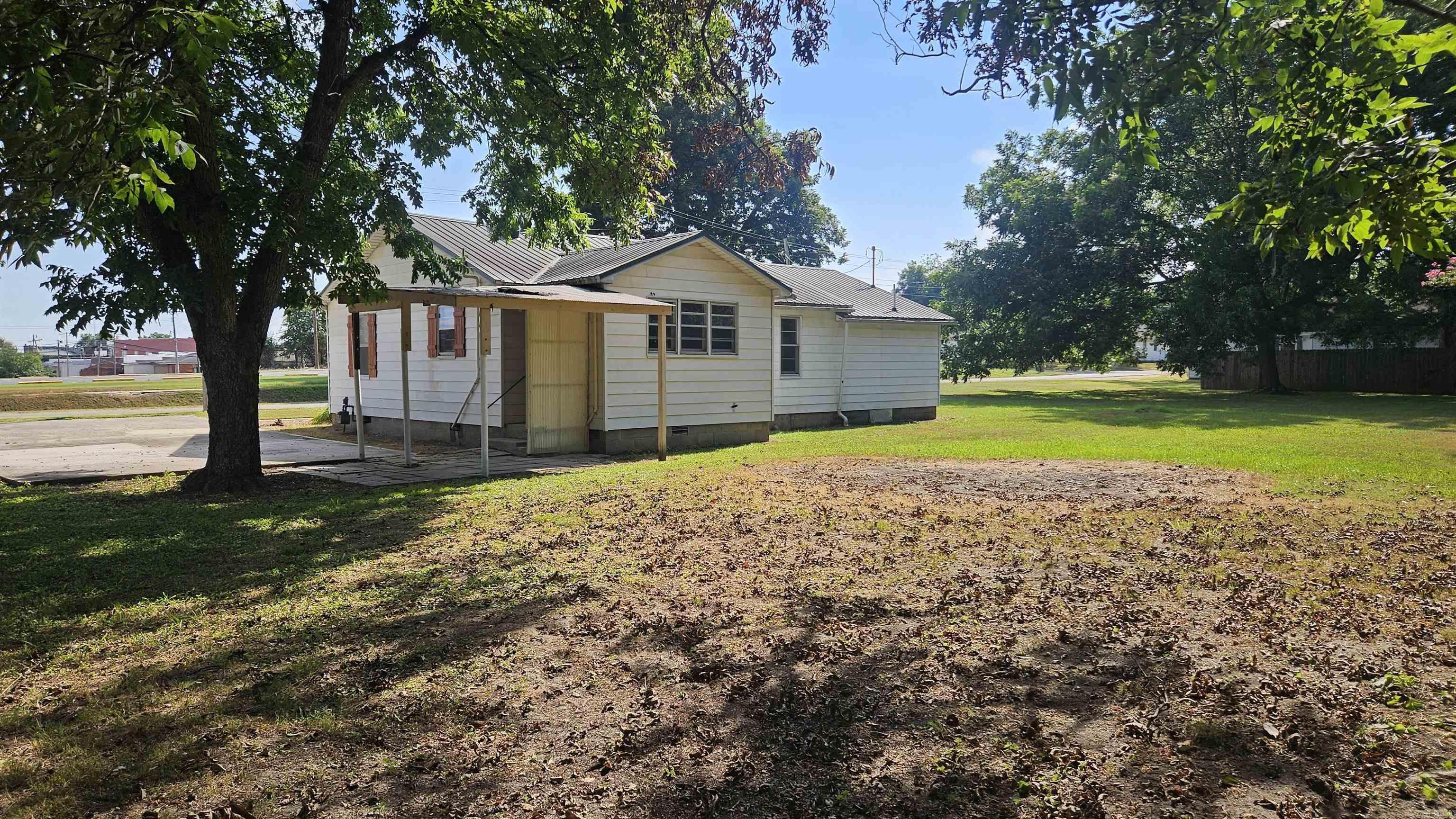 115 E 2Nd St  Rector, AR