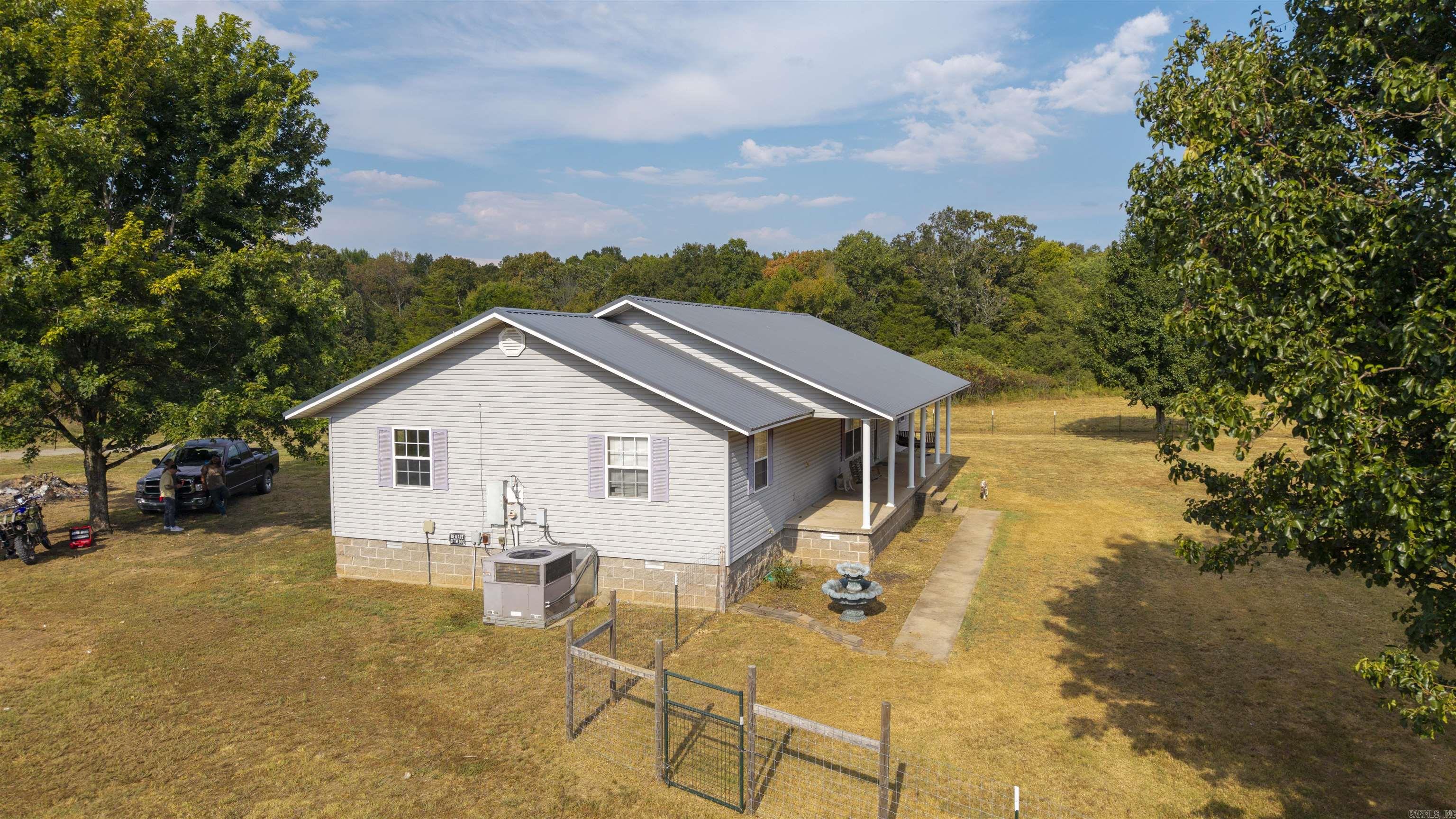 121 Arkansas Ave.  Rose Bud, AR