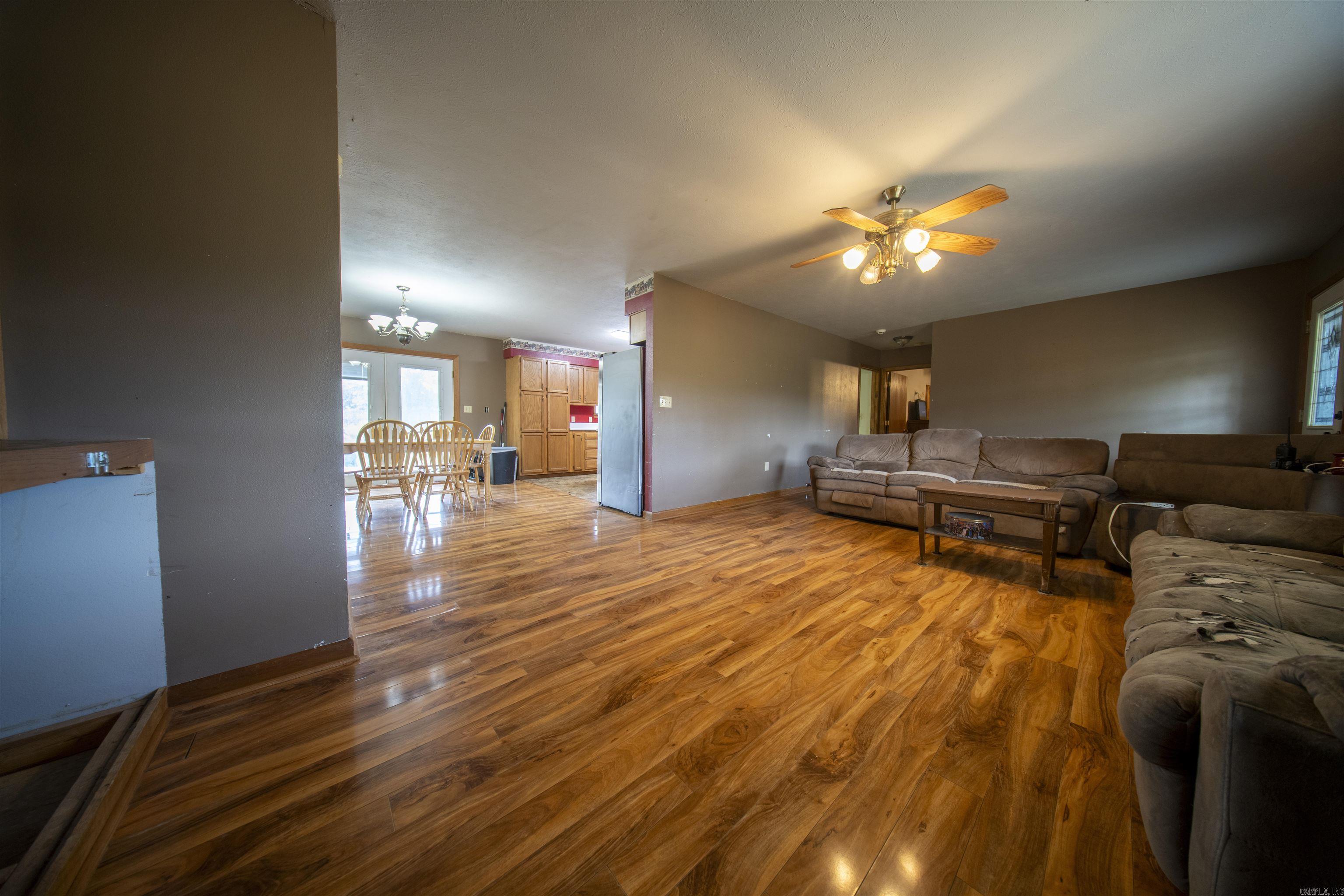 121 Arkansas Ave.  Rose Bud, AR
