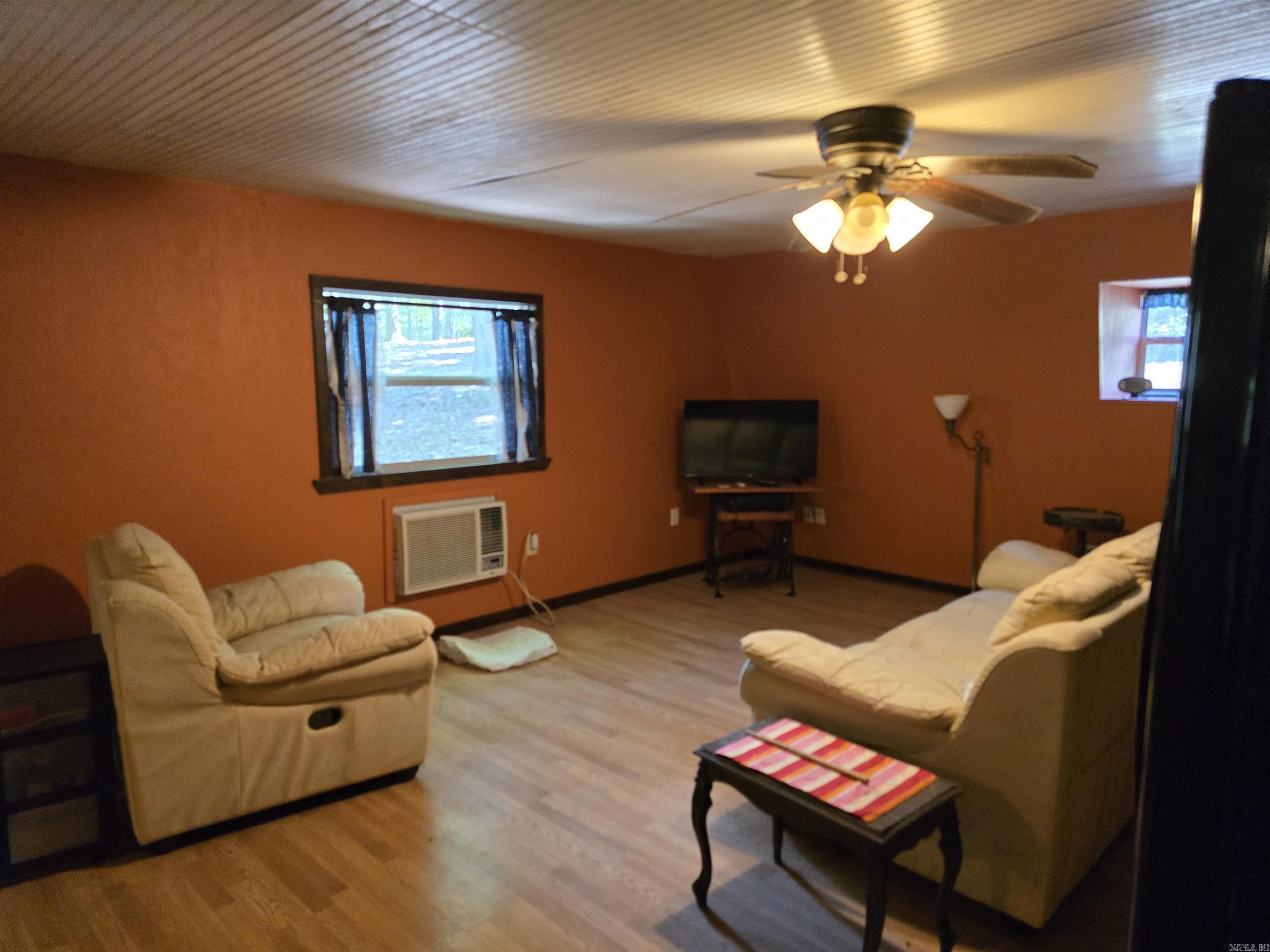 2732 Mitchell Road  Mountain View, AR