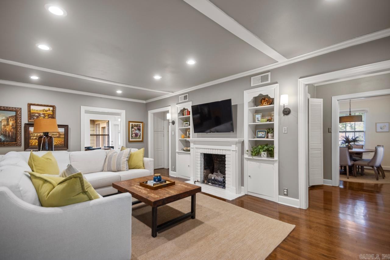 6523 Cantrell  Little Rock, AR