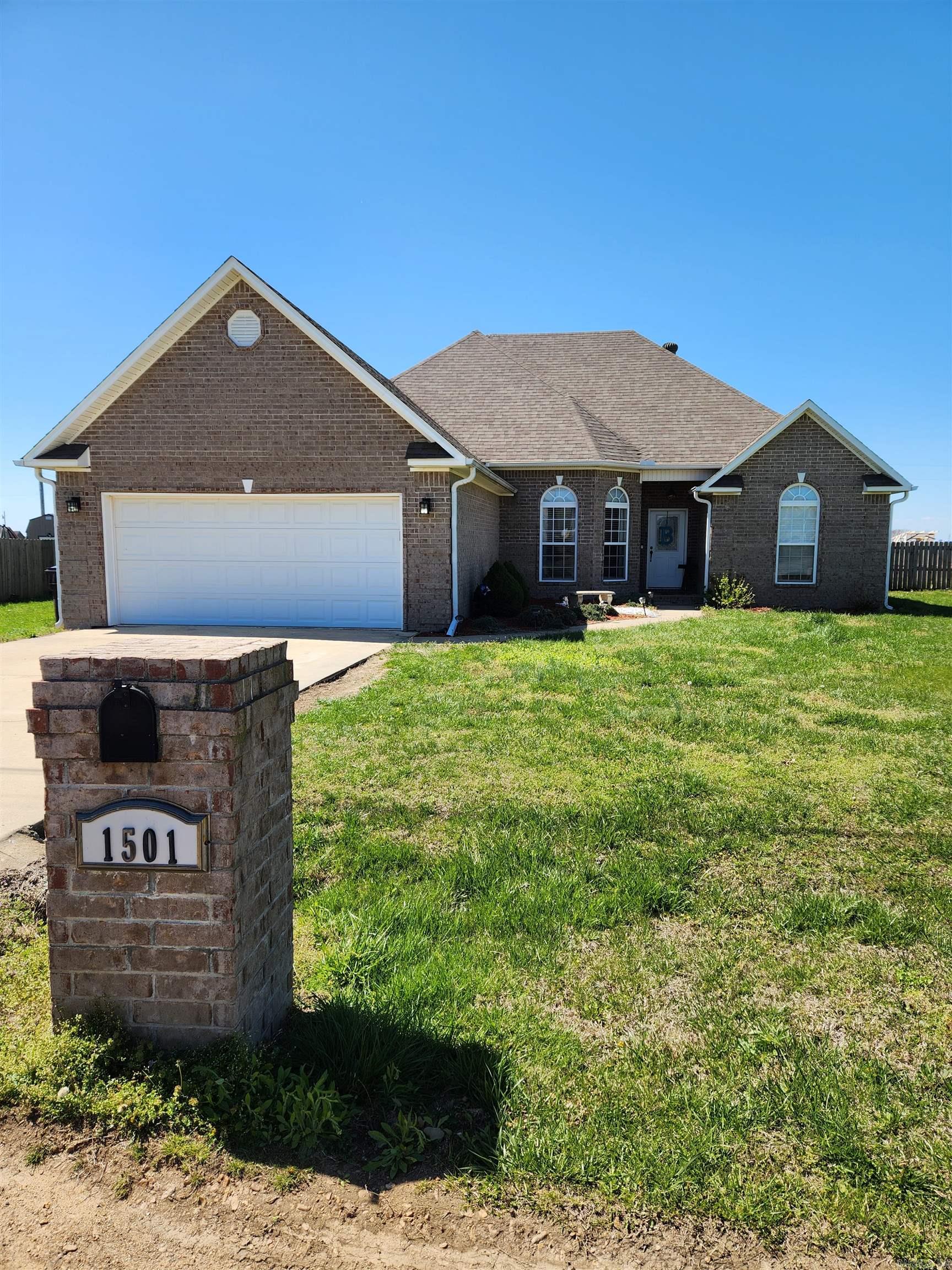 1501 David  Harrisburg, AR