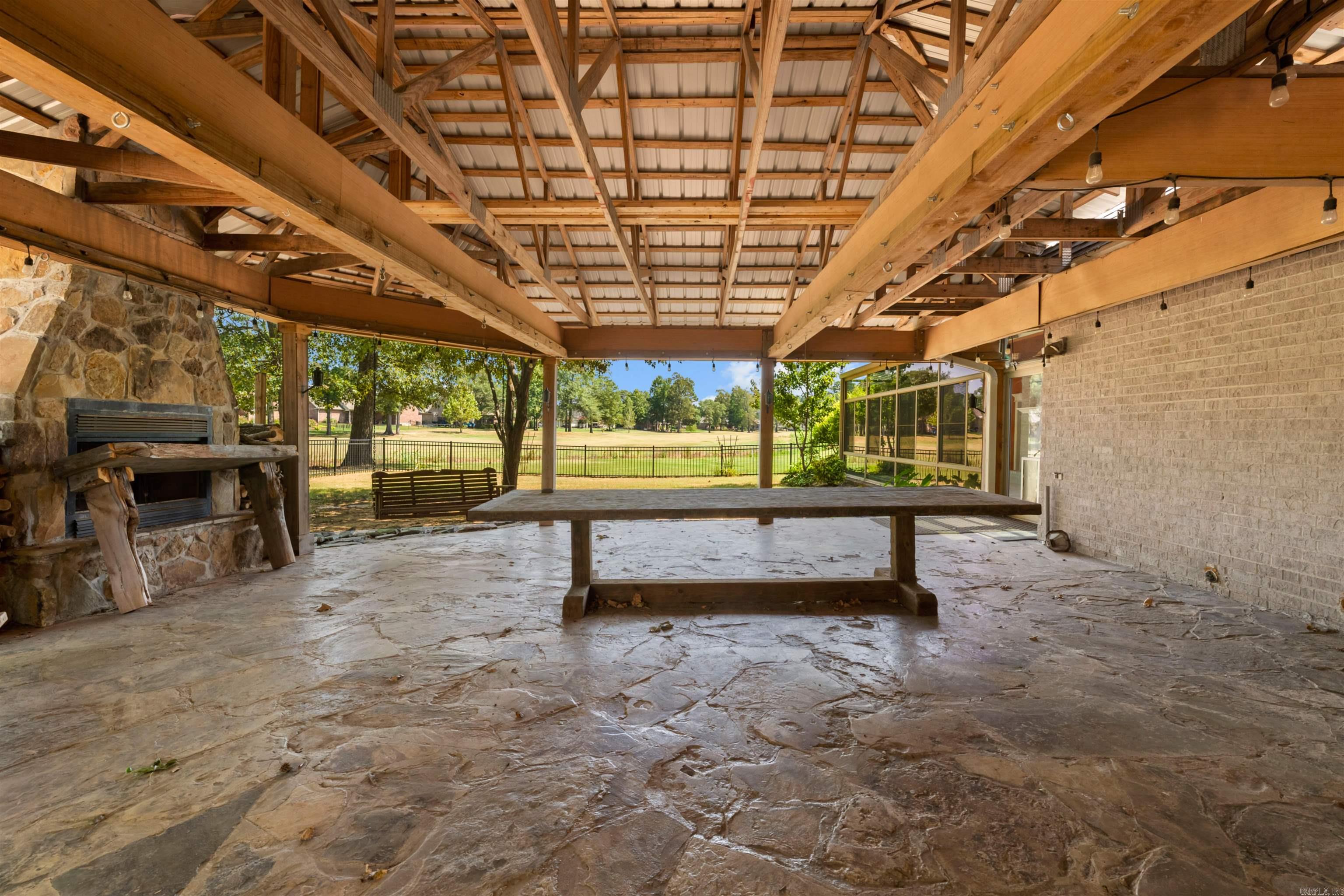 2816 Shadow Creek  Benton, AR