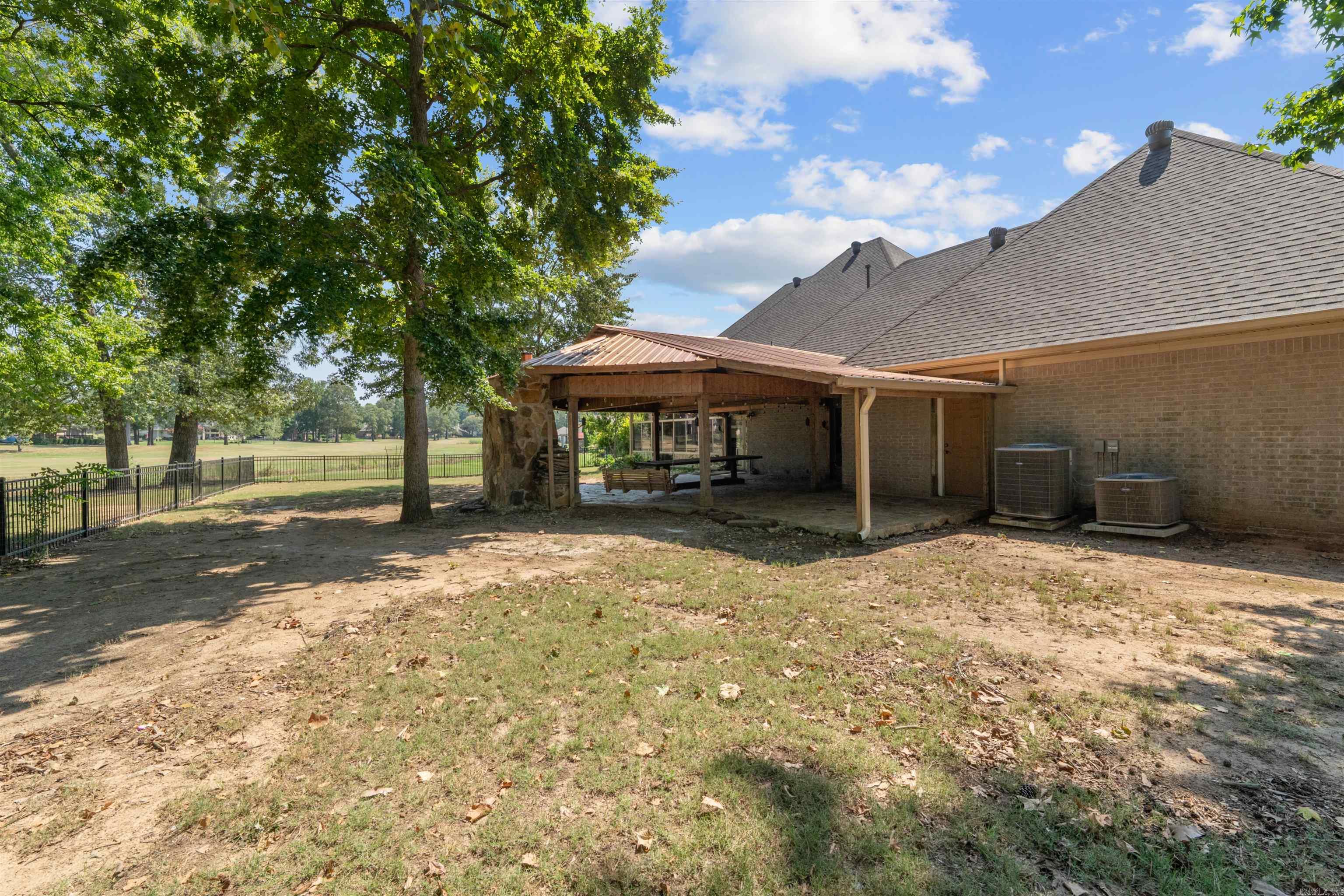 2816 Shadow Creek  Benton, AR