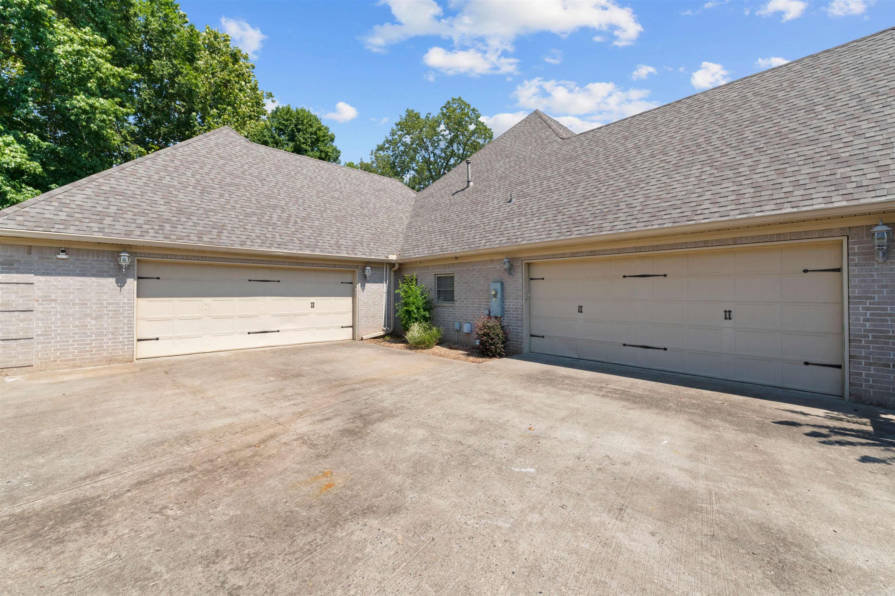 2816 Shadow Creek  Benton, AR
