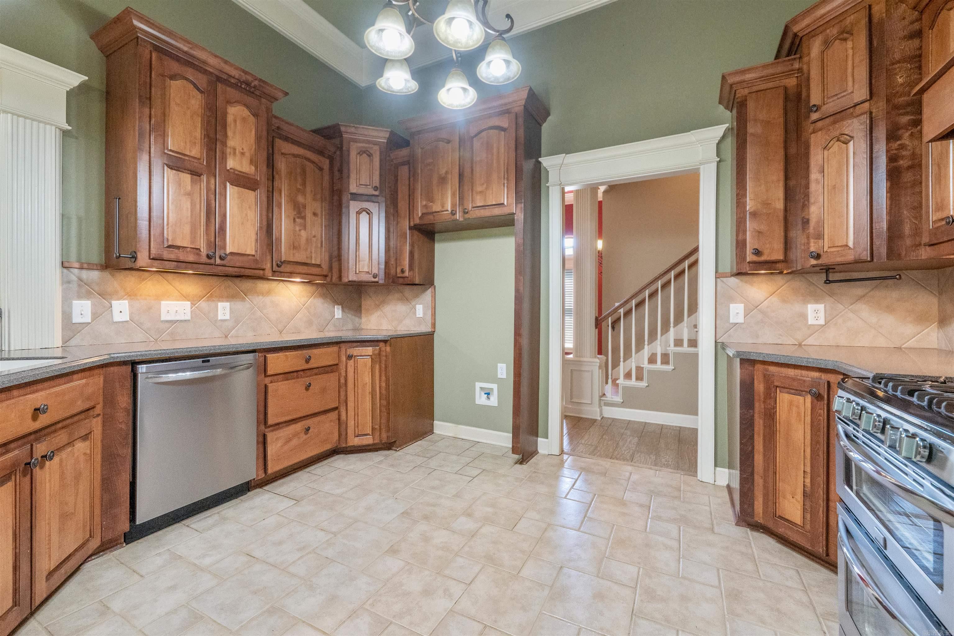 2816 Shadow Creek  Benton, AR