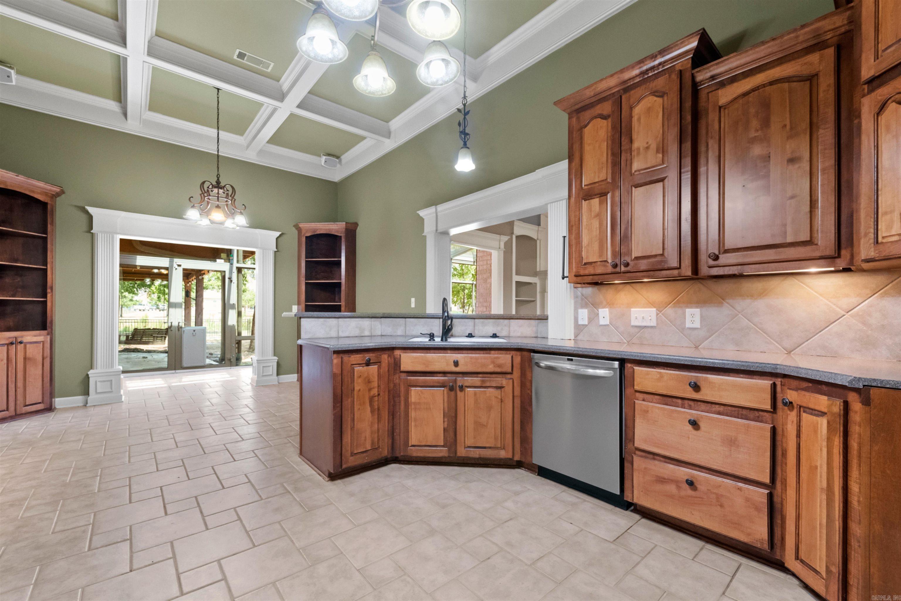 2816 Shadow Creek  Benton, AR