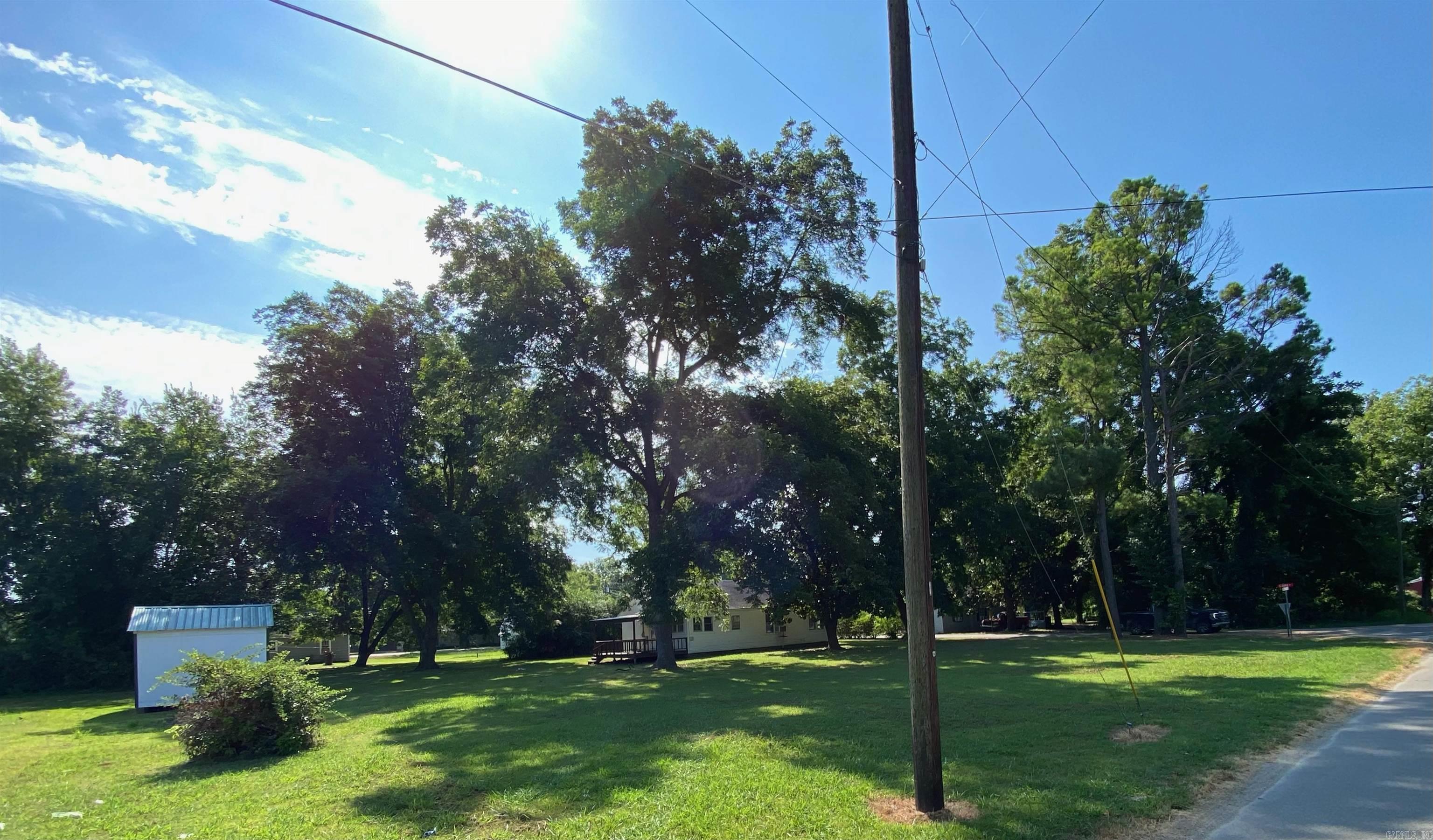 242 E Davis  Piggott, AR
