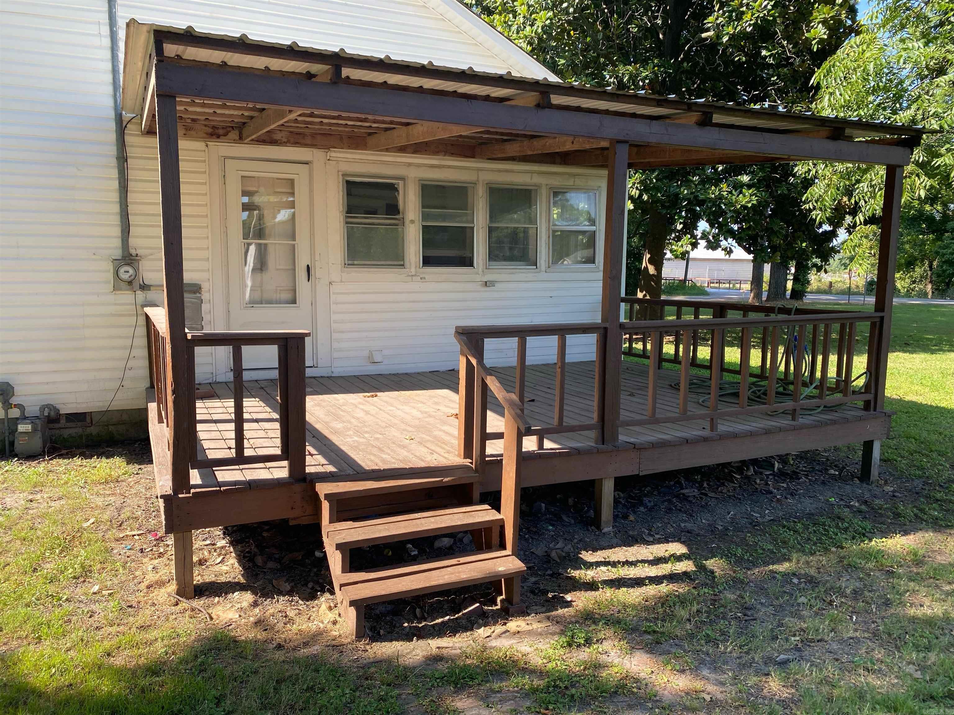 242 E Davis  Piggott, AR