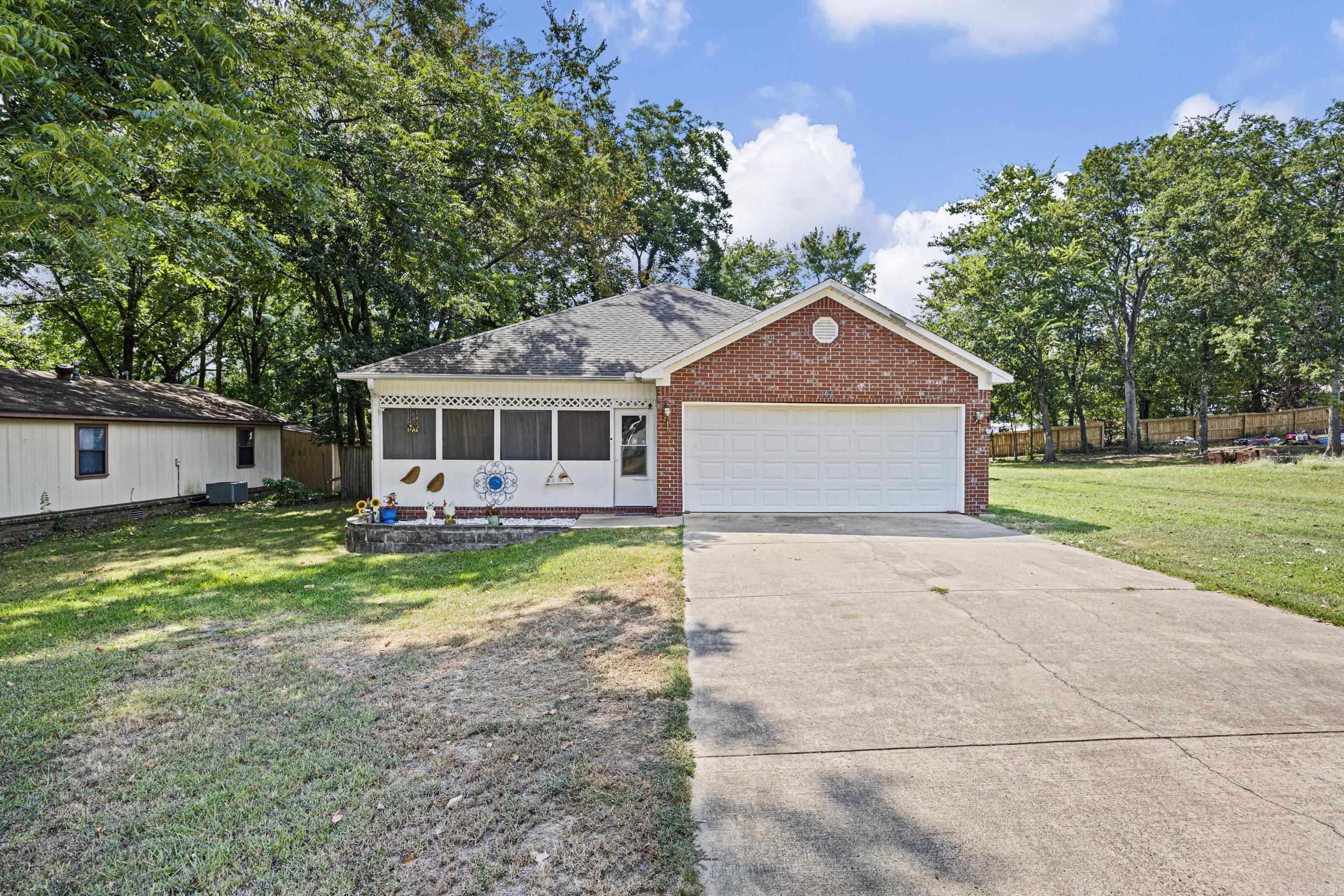 304 S Ola  Morrilton, AR