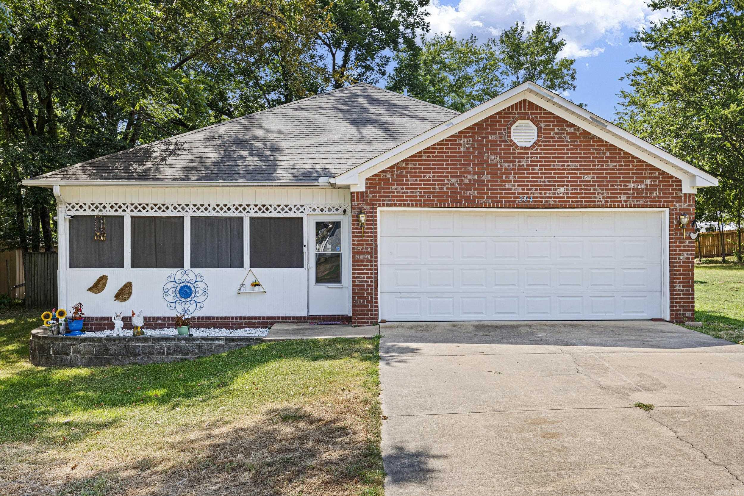 304 S Ola  Morrilton, AR