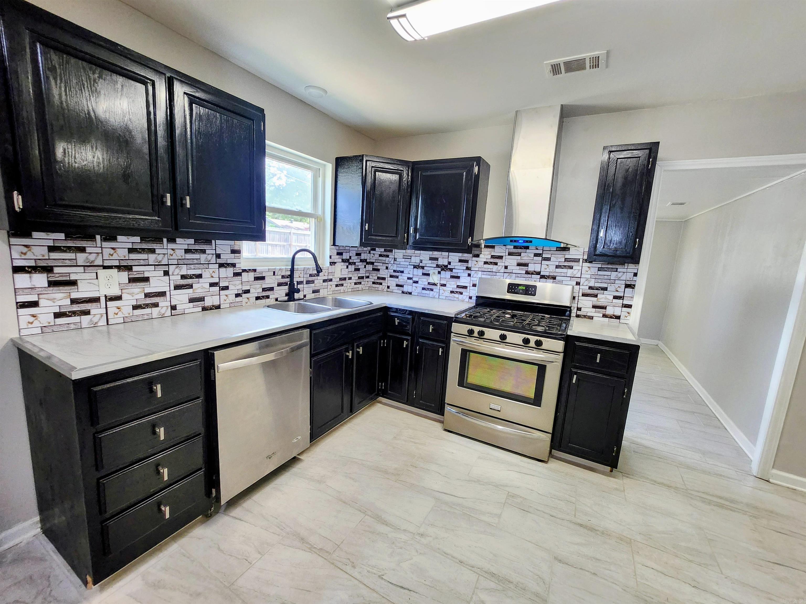 8921 CLAREMONT  Sherwood, AR