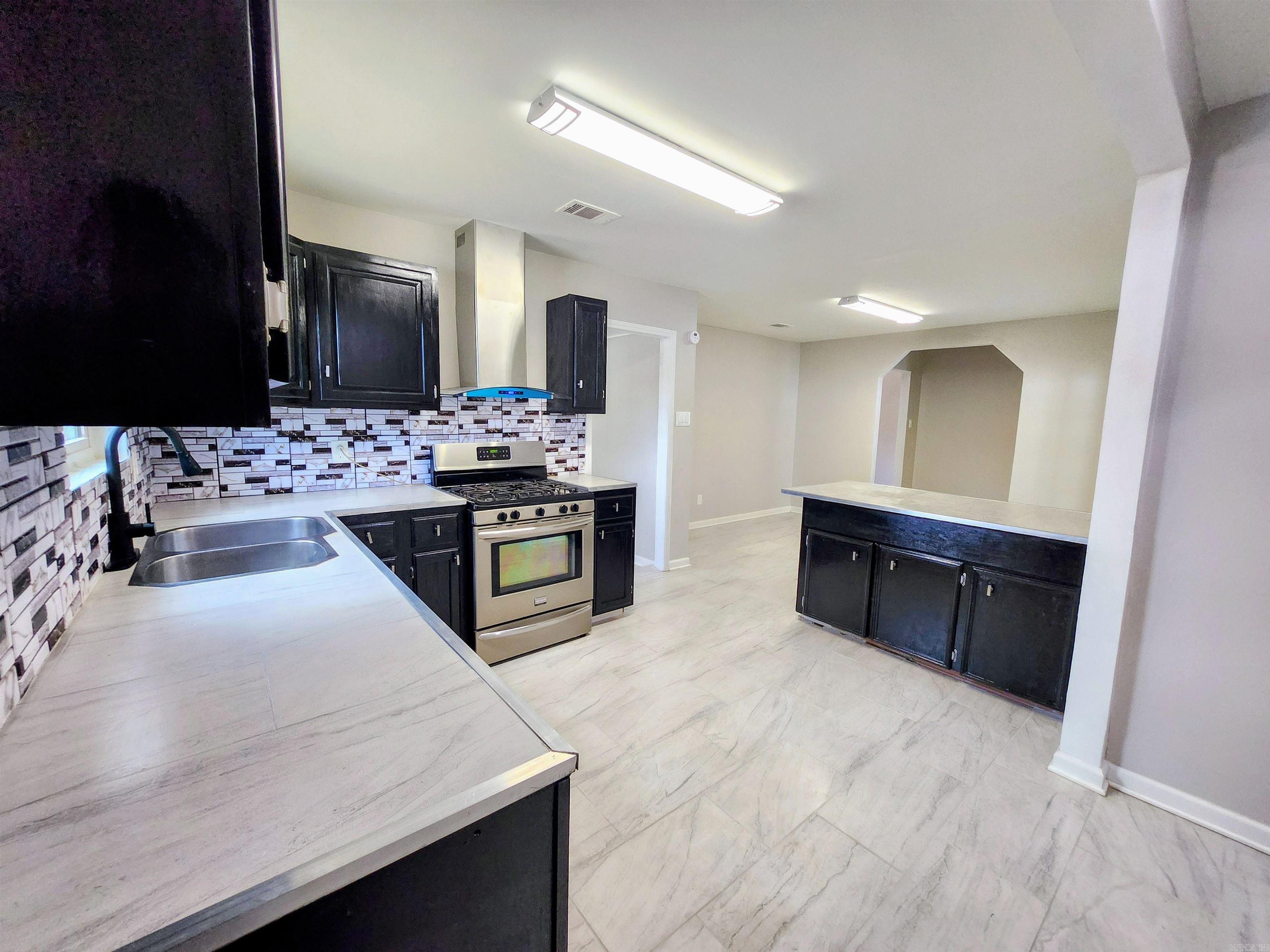 8921 CLAREMONT  Sherwood, AR