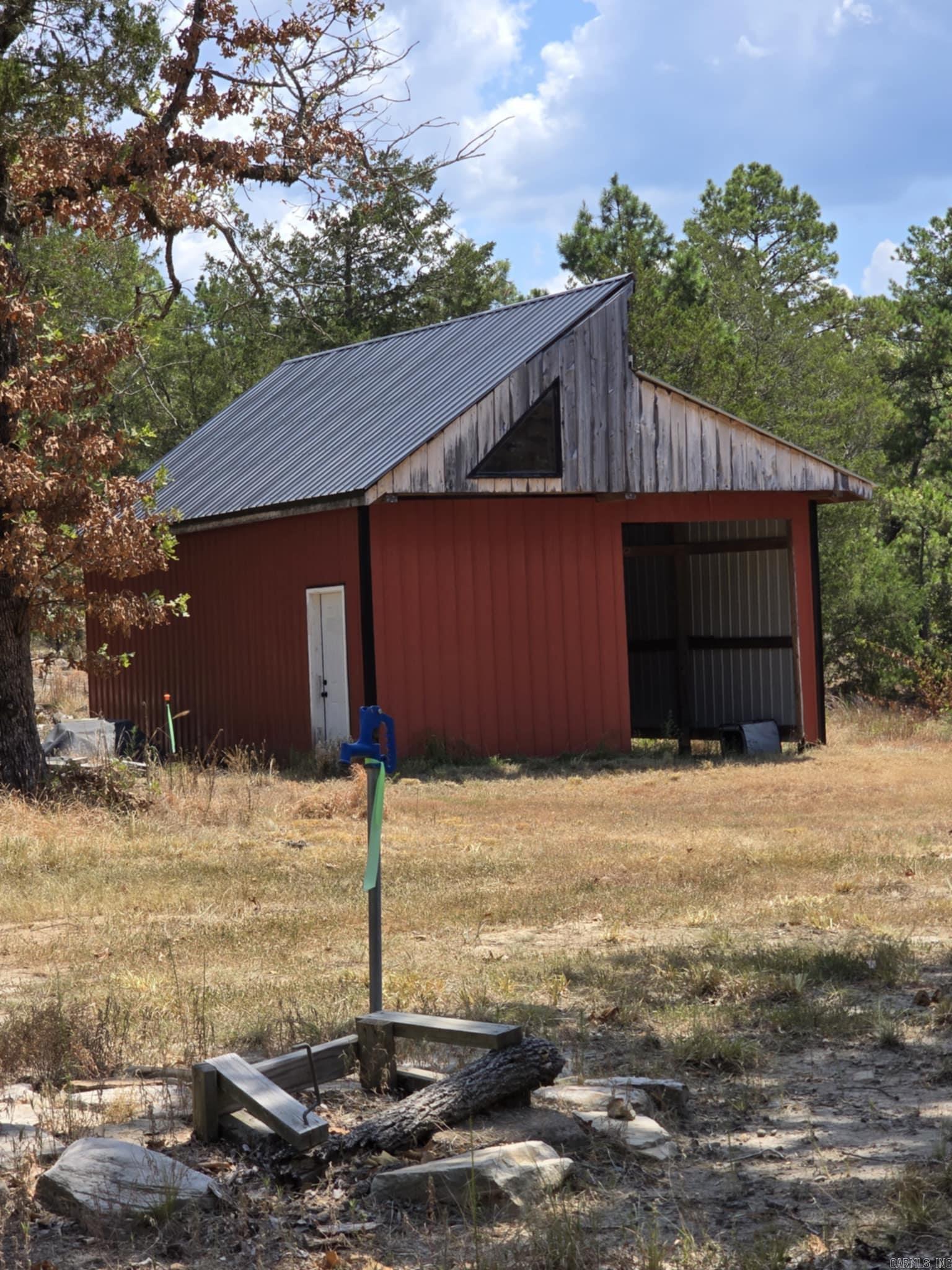 320 Pine Crest  Calico Rock, AR