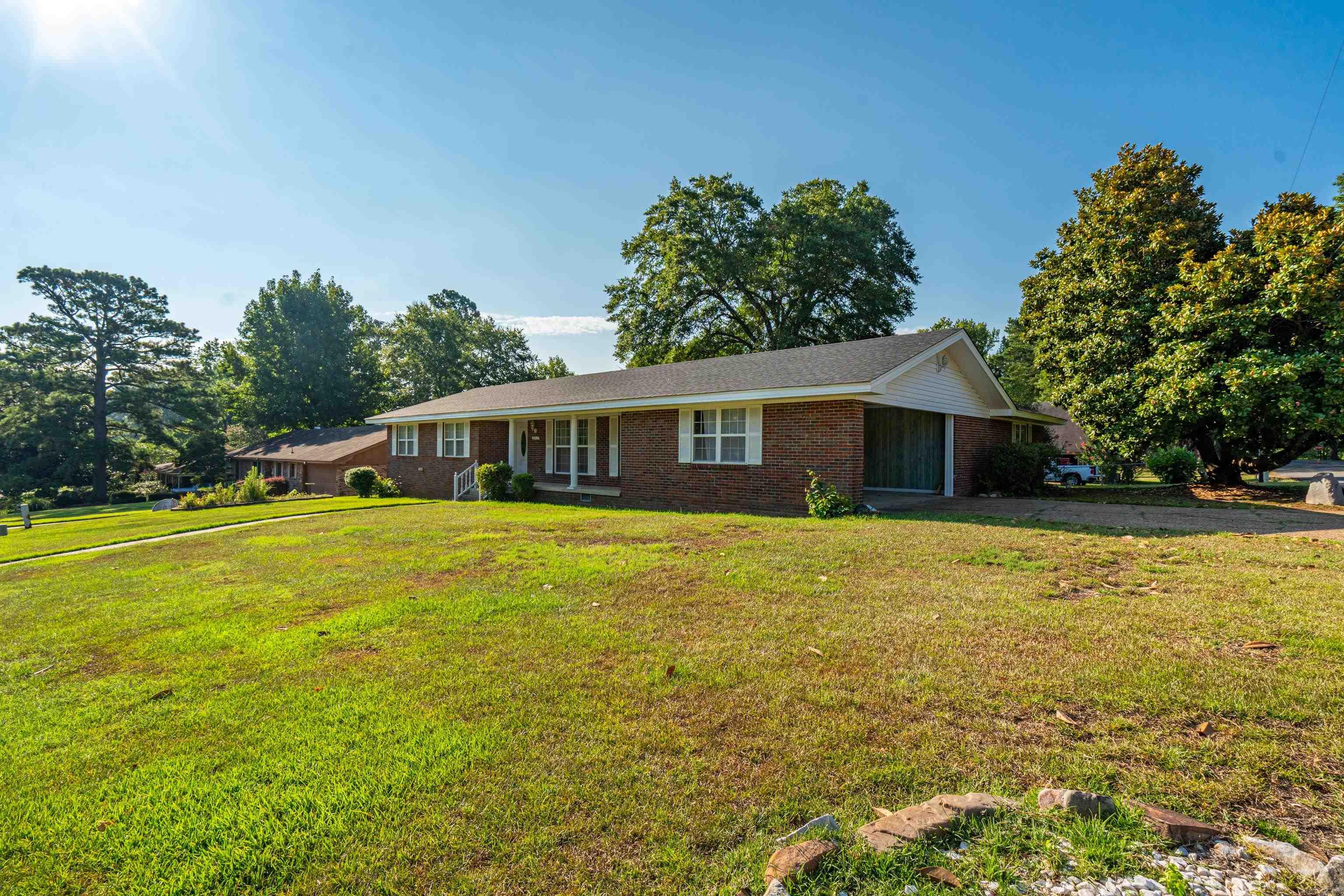 2717 Lynwood  Arkadelphia, AR