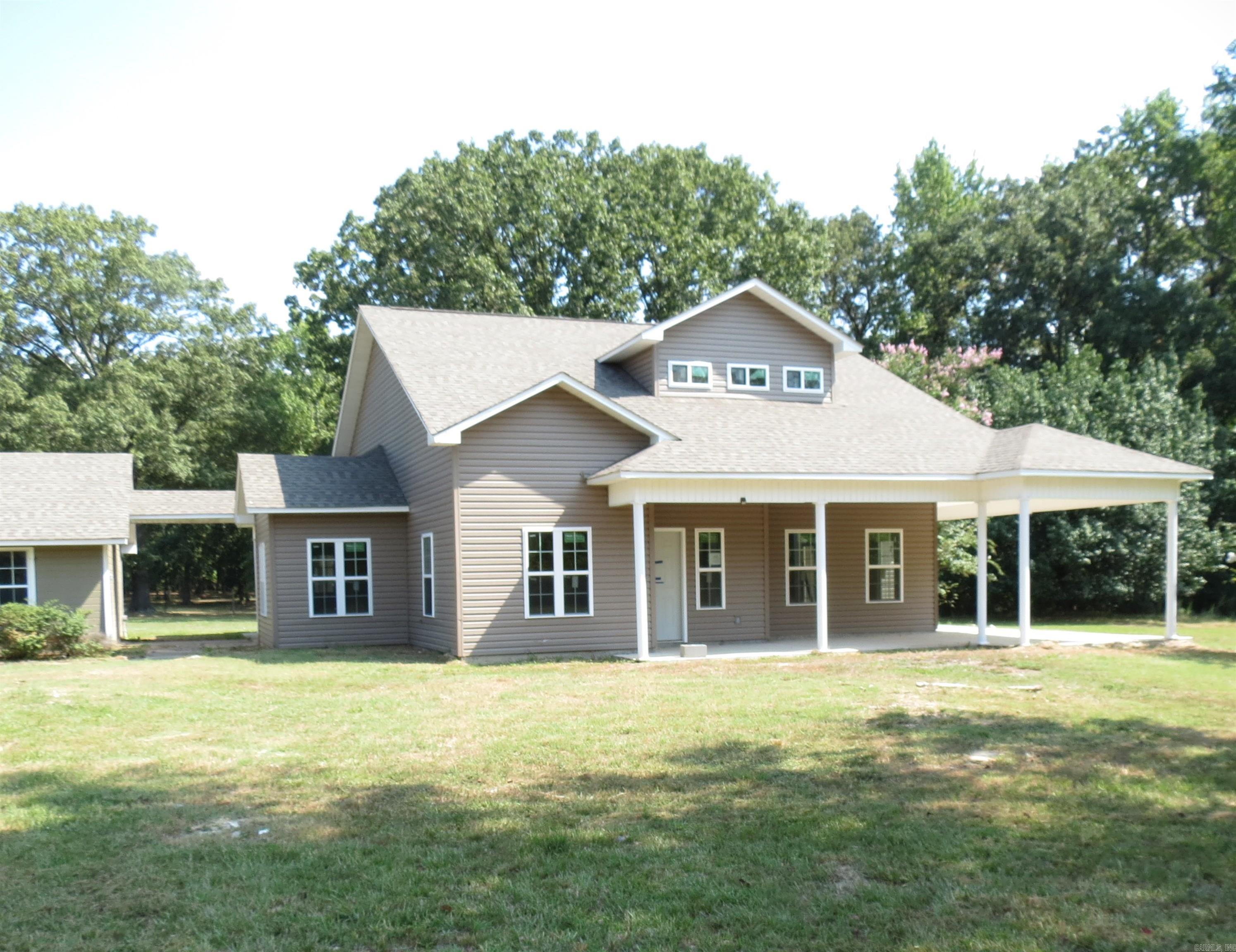 9233 Spring Lake  Pine Bluff, AR
