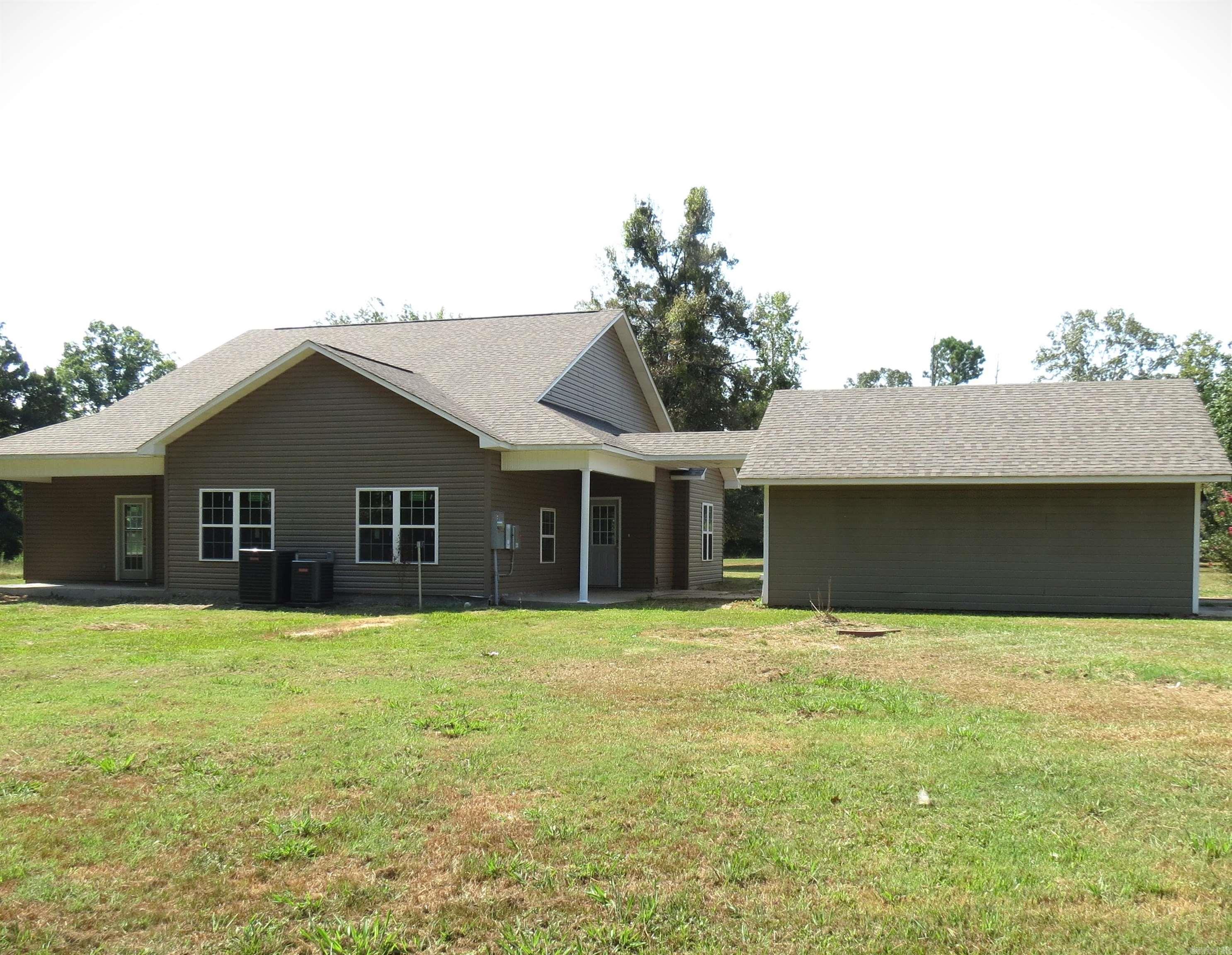 9233 Spring Lake  Pine Bluff, AR