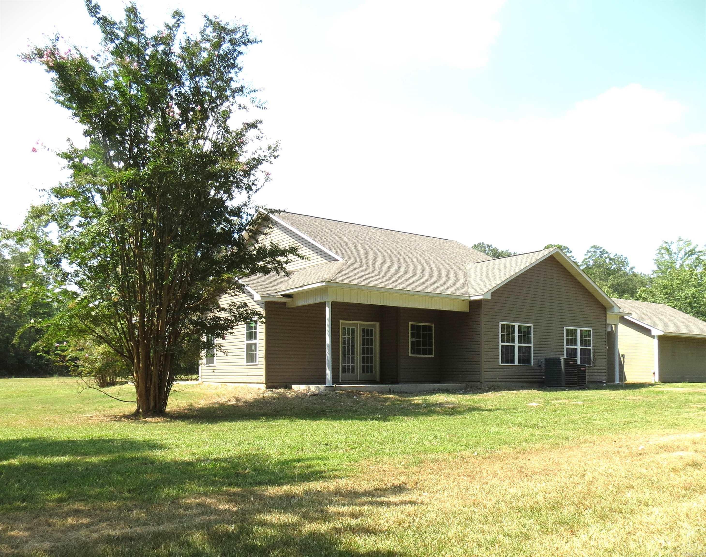 9233 Spring Lake  Pine Bluff, AR