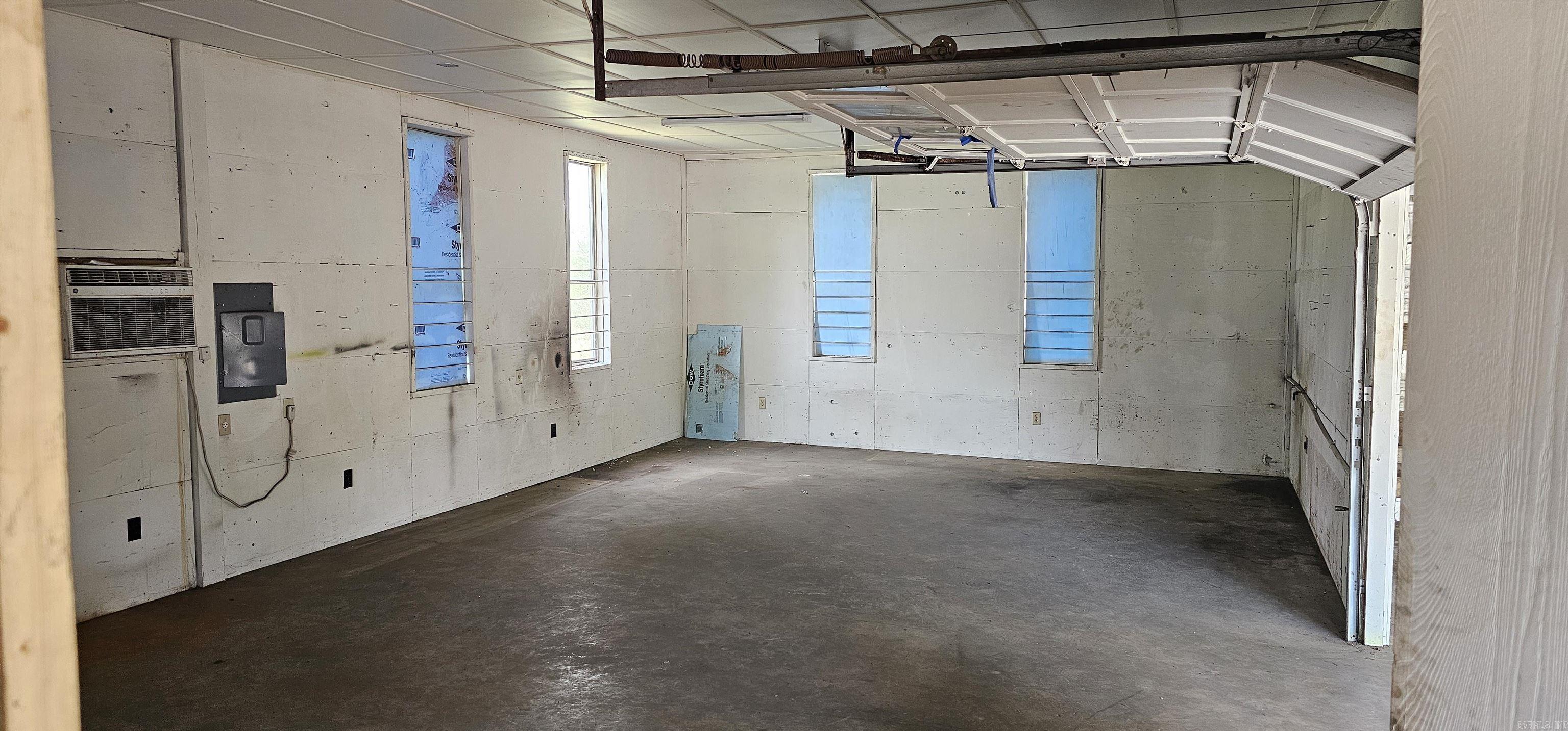 489 Shiloh Rd.  Greers Ferry, AR