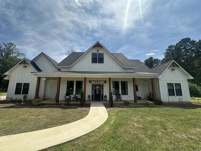 9232 E Highway 77  Atlanta, TX