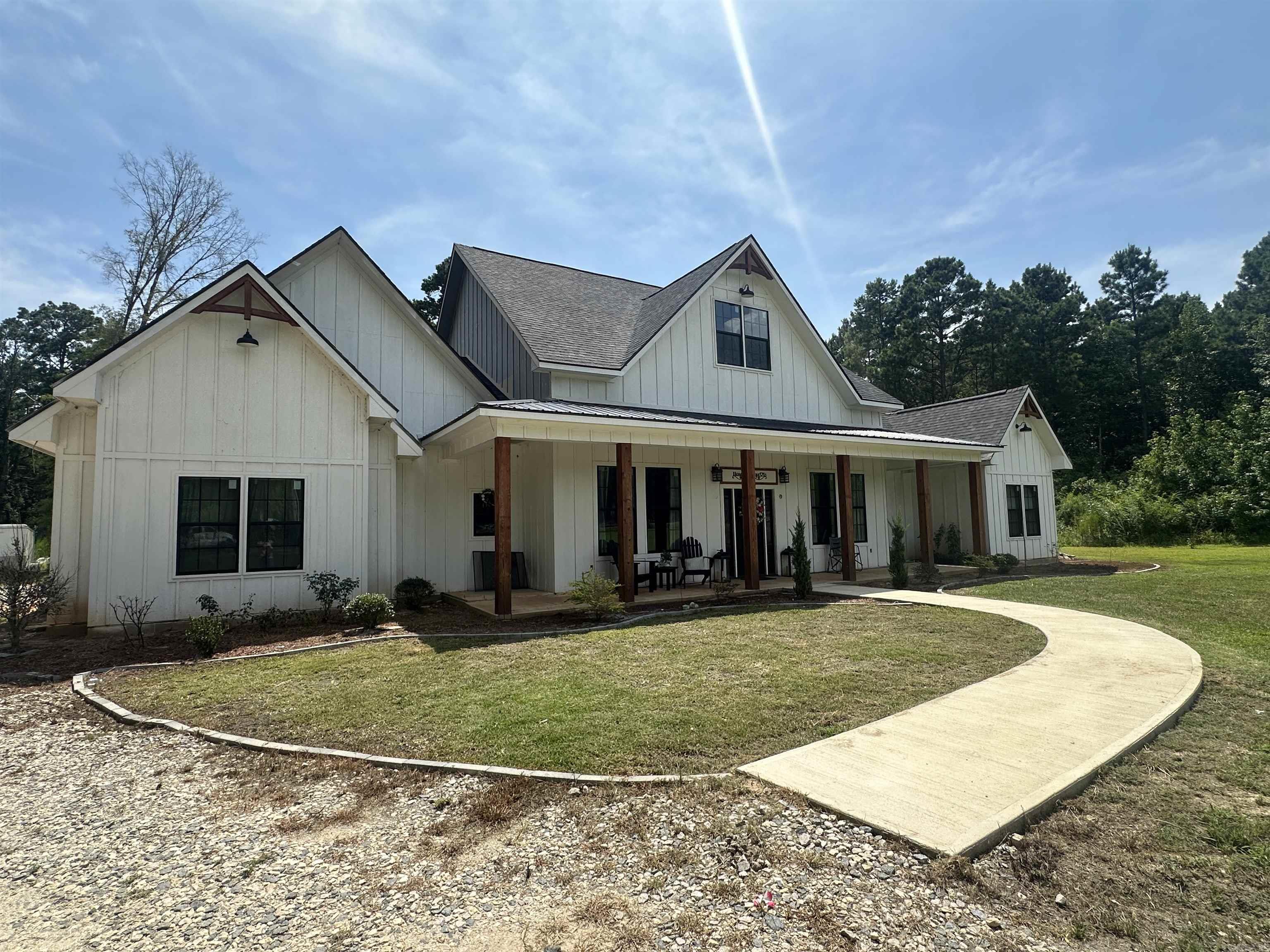 9232 E Highway 77  Atlanta, TX