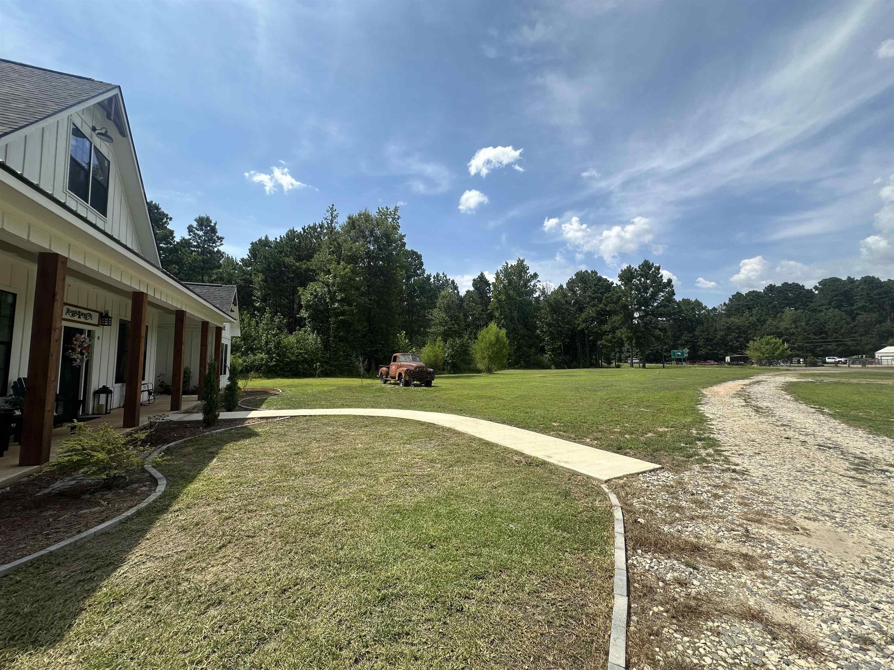 9232 E Highway 77  Atlanta, TX