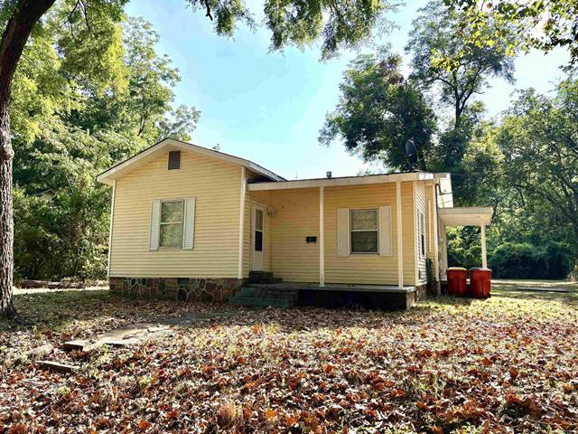 202 N Griffin  Morrilton, AR