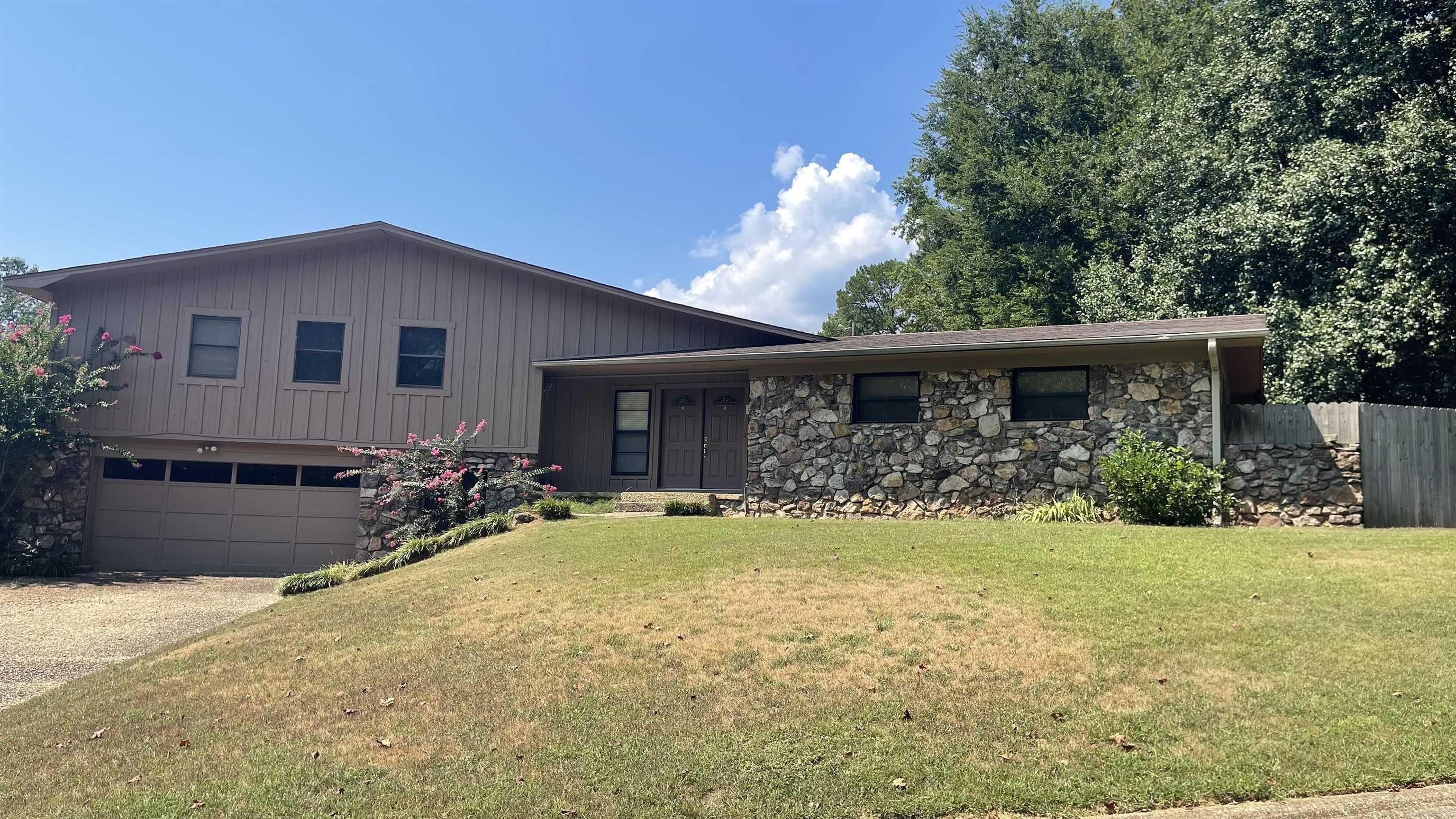 1710 Hidden Valley Drive  Benton, AR