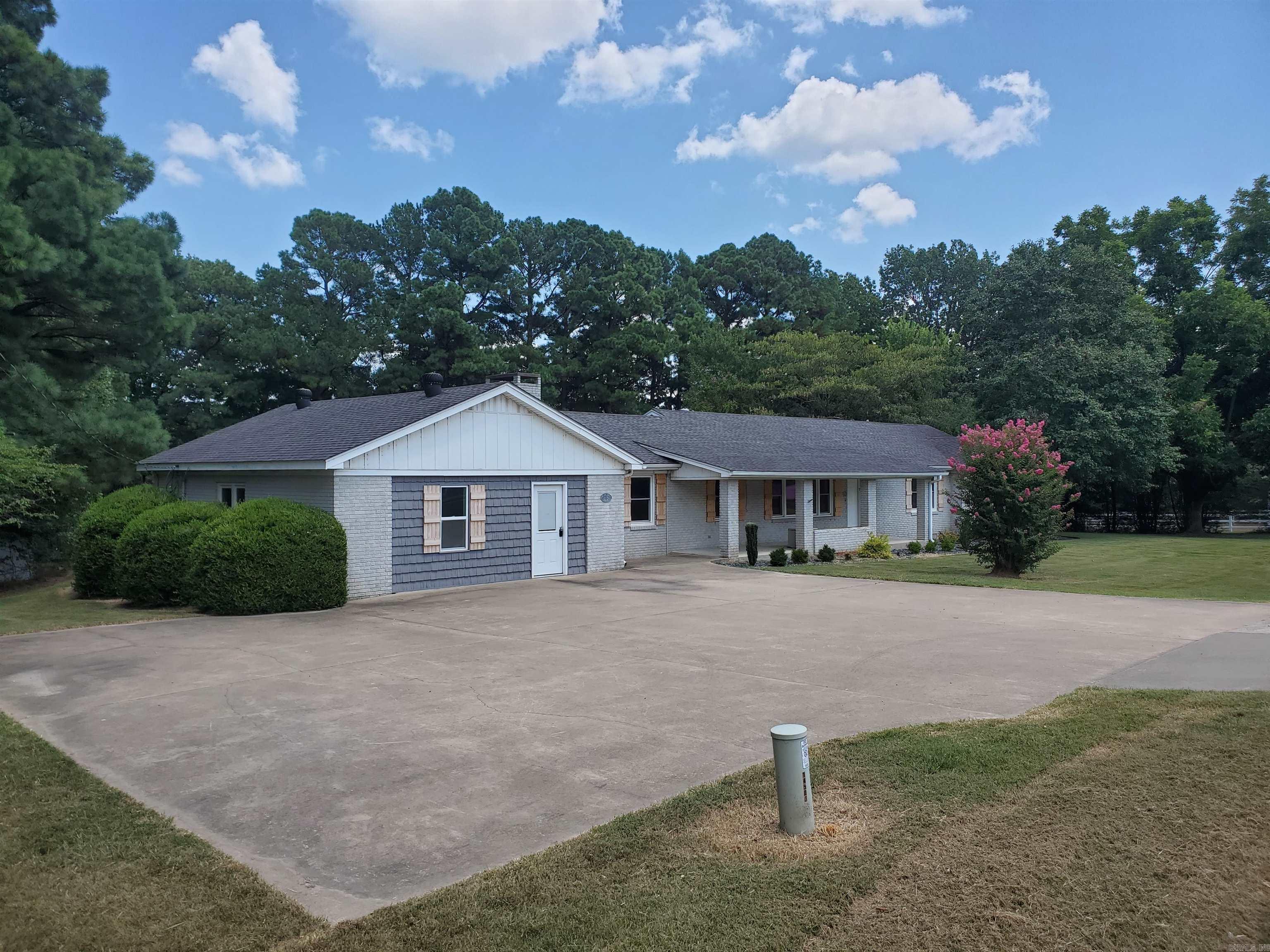1287/1281 W North  Piggott, AR