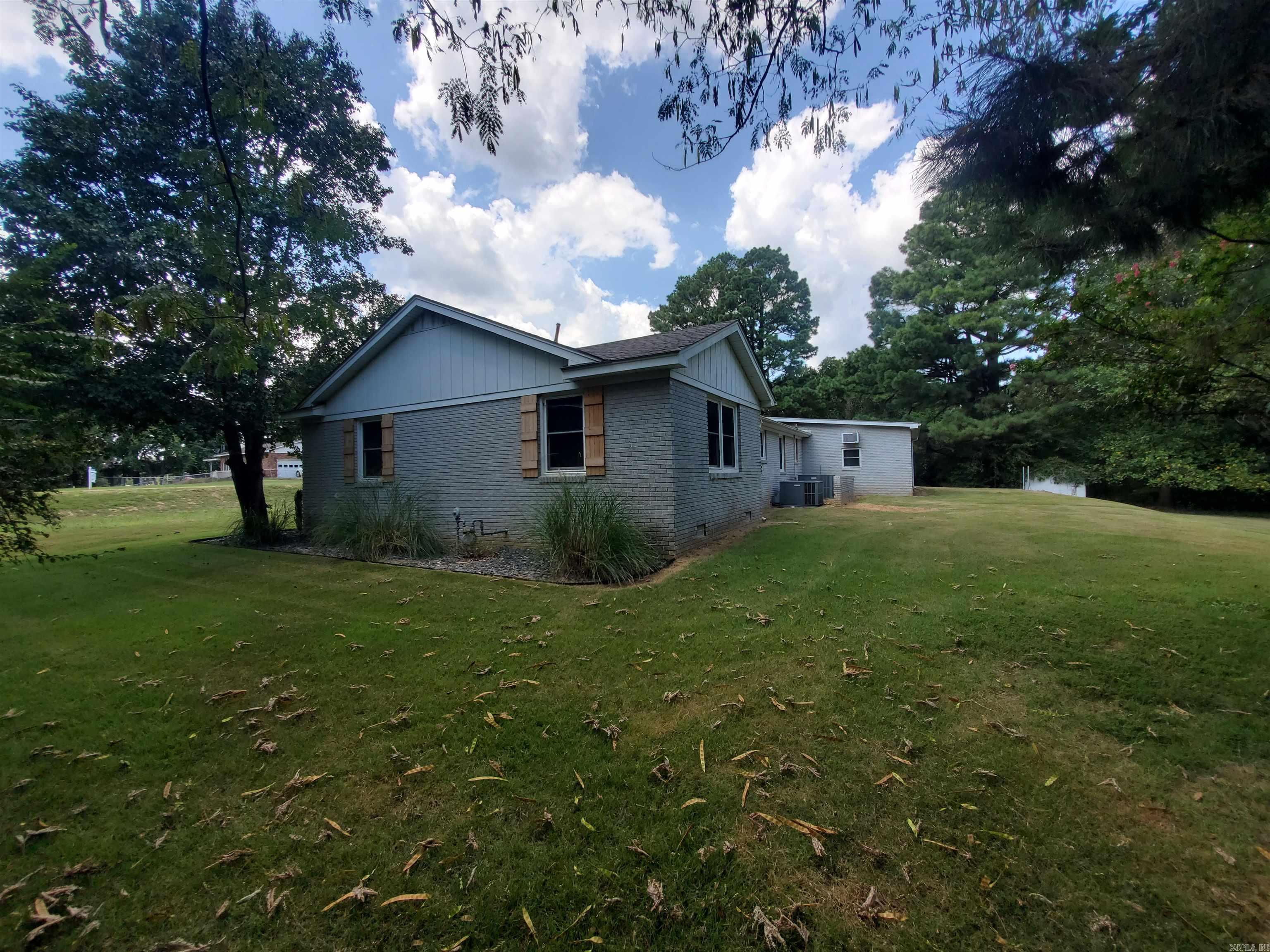 1287/1281 W North  Piggott, AR