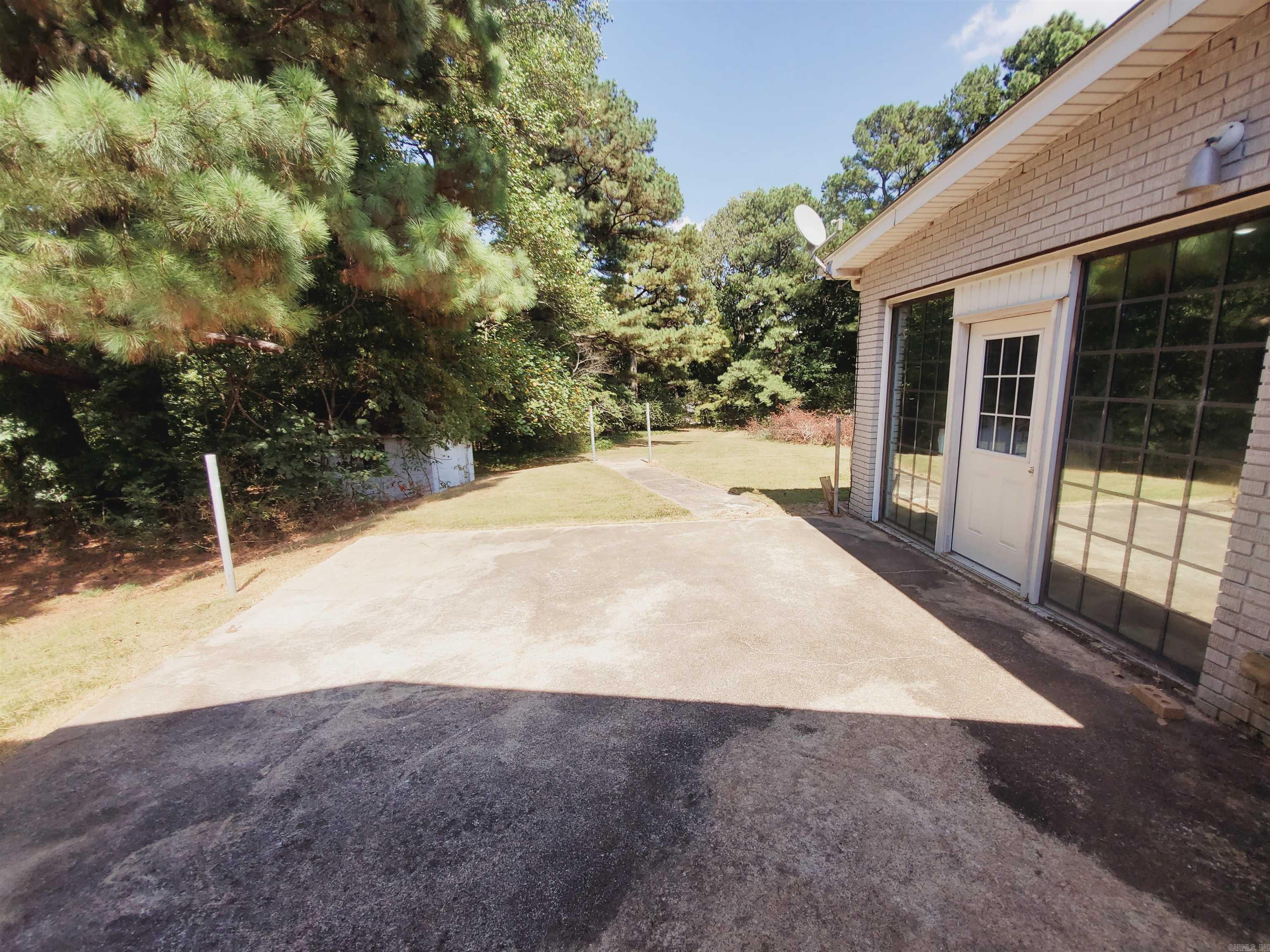 1287/1281 W North  Piggott, AR