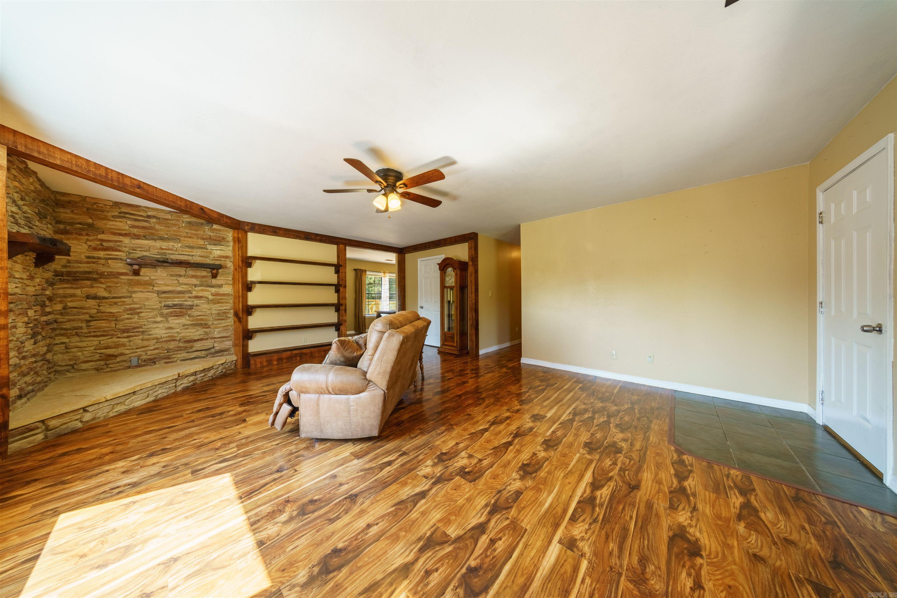 147 Pleasant Hills Rd  Batesville, AR
