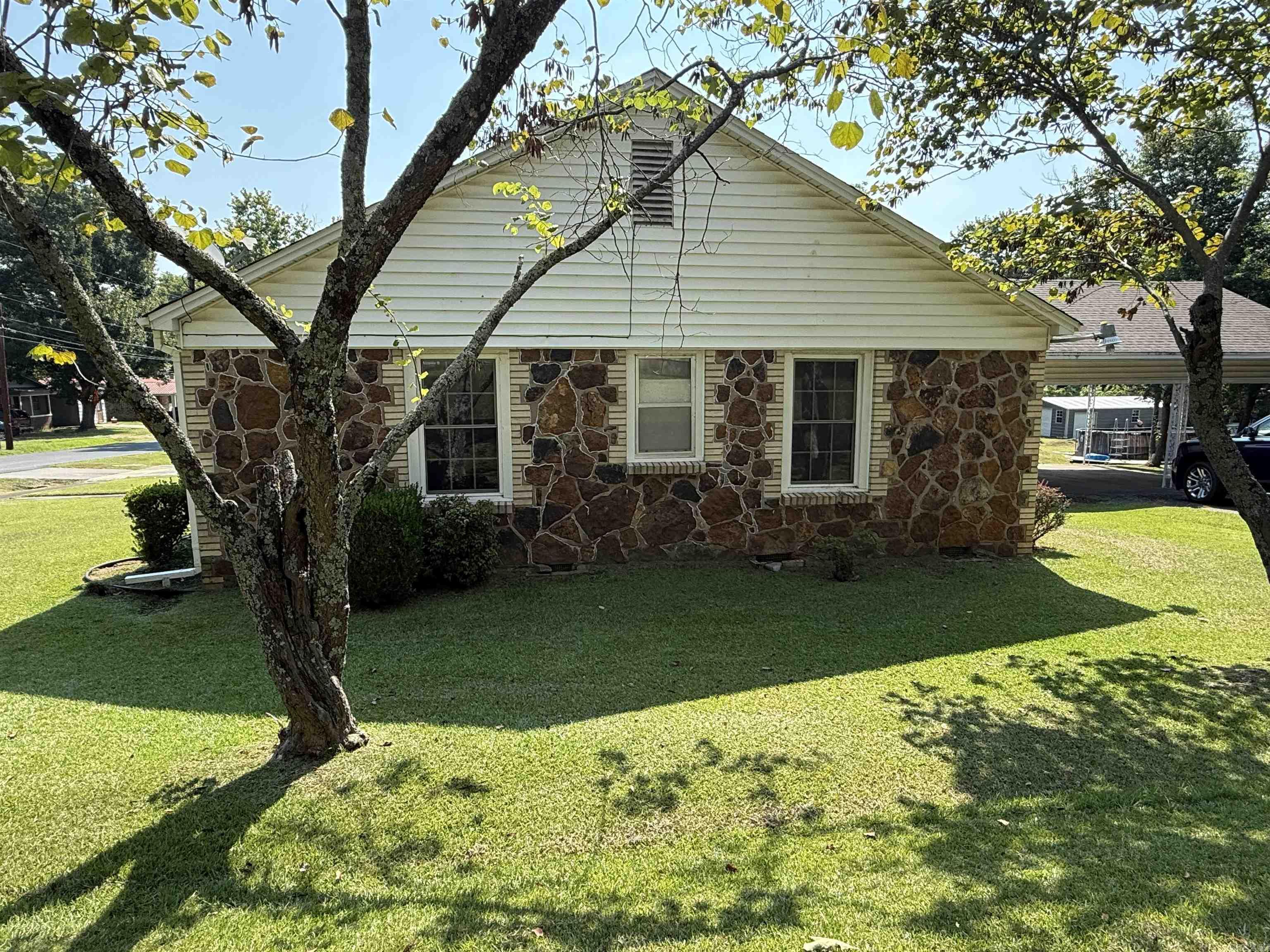 309 W Cleveland St  Bald Knob, AR