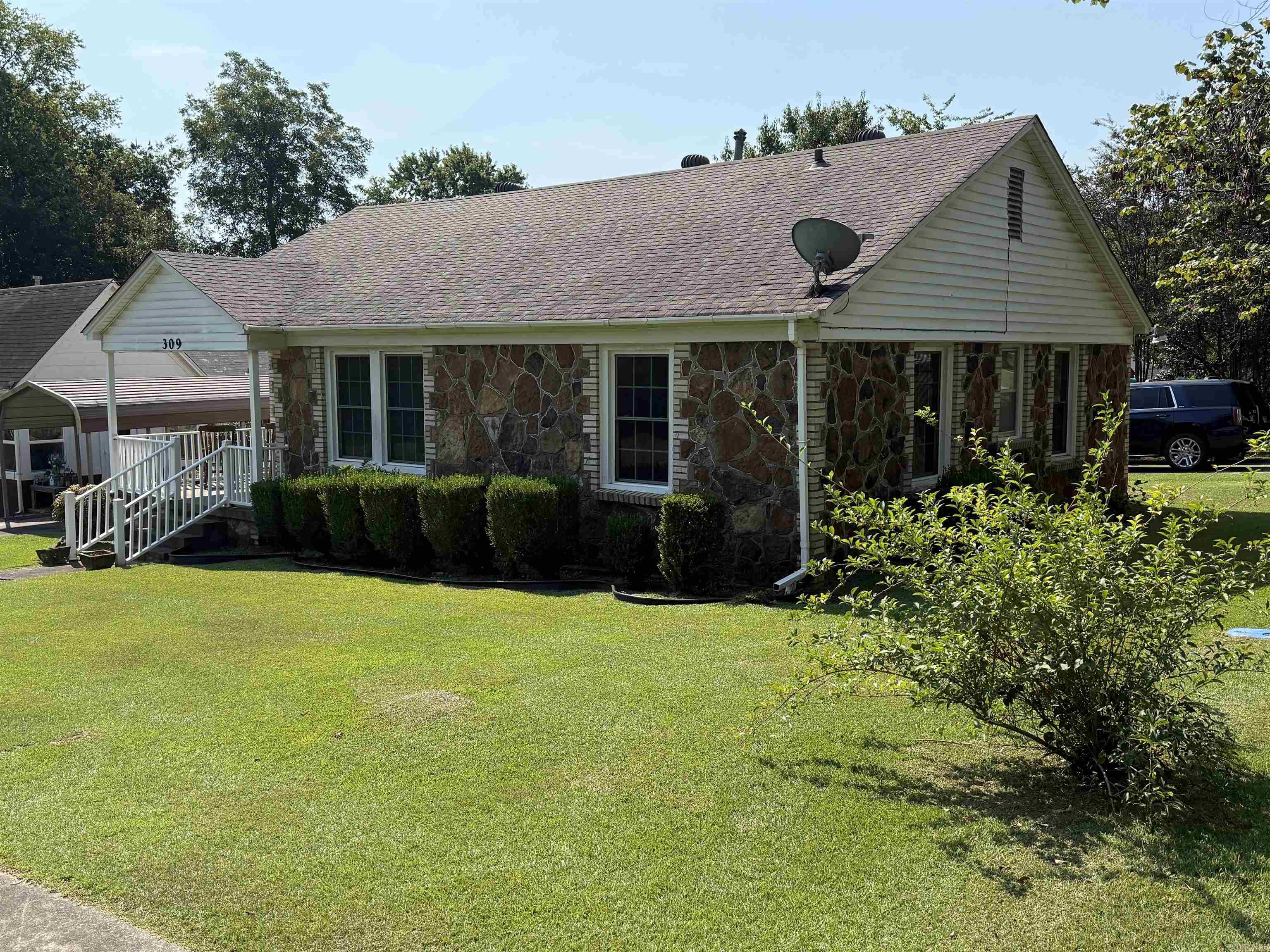 309 W Cleveland St  Bald Knob, AR