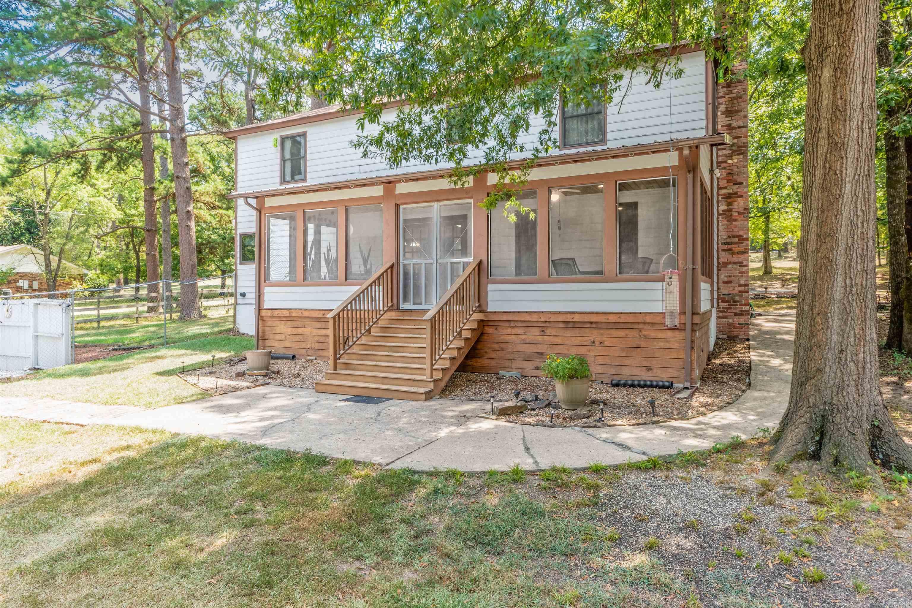 122 N Woodland Drive  Conway, AR