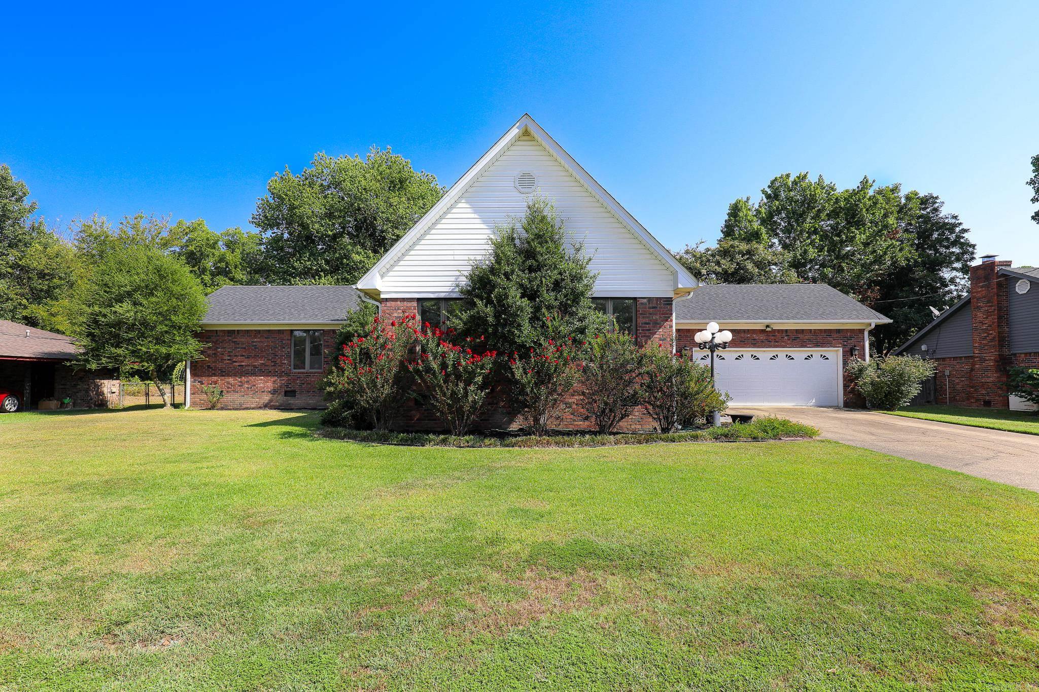 521 W CROSS ST.  Benton, AR