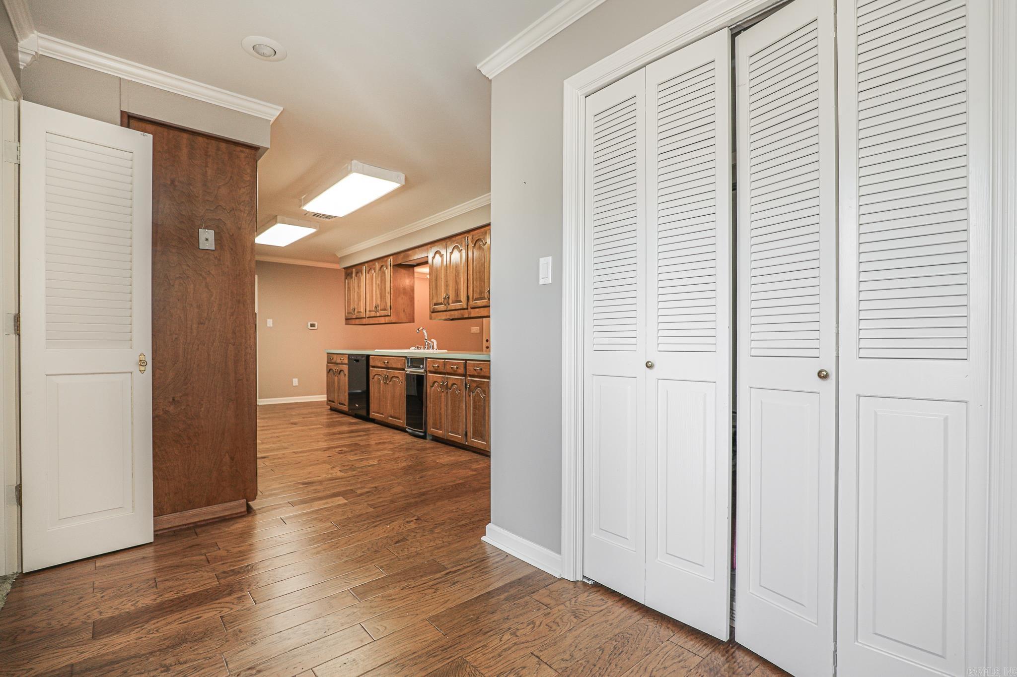 521 W CROSS ST.  Benton, AR