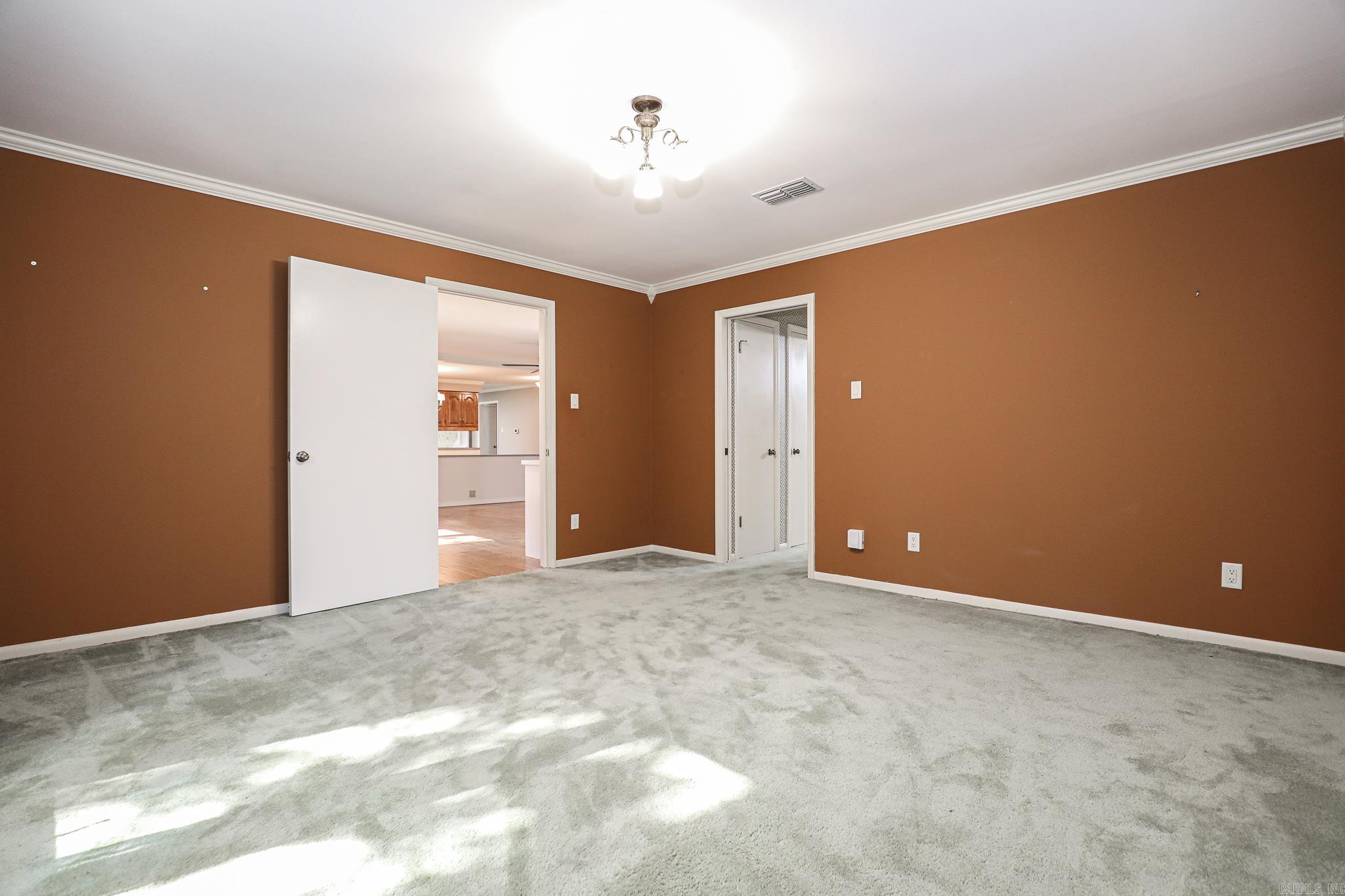 521 W CROSS ST.  Benton, AR