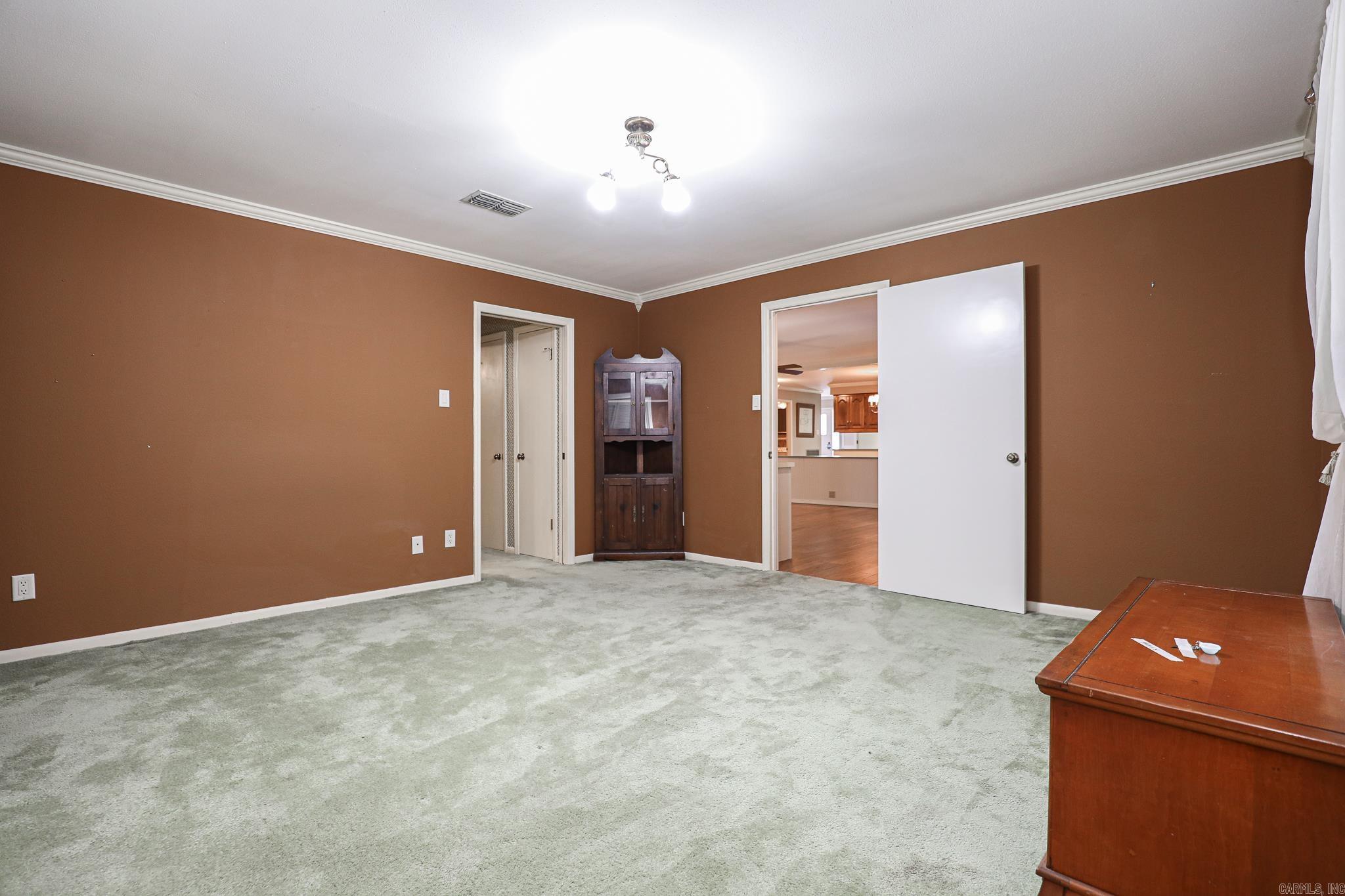 521 W CROSS ST.  Benton, AR
