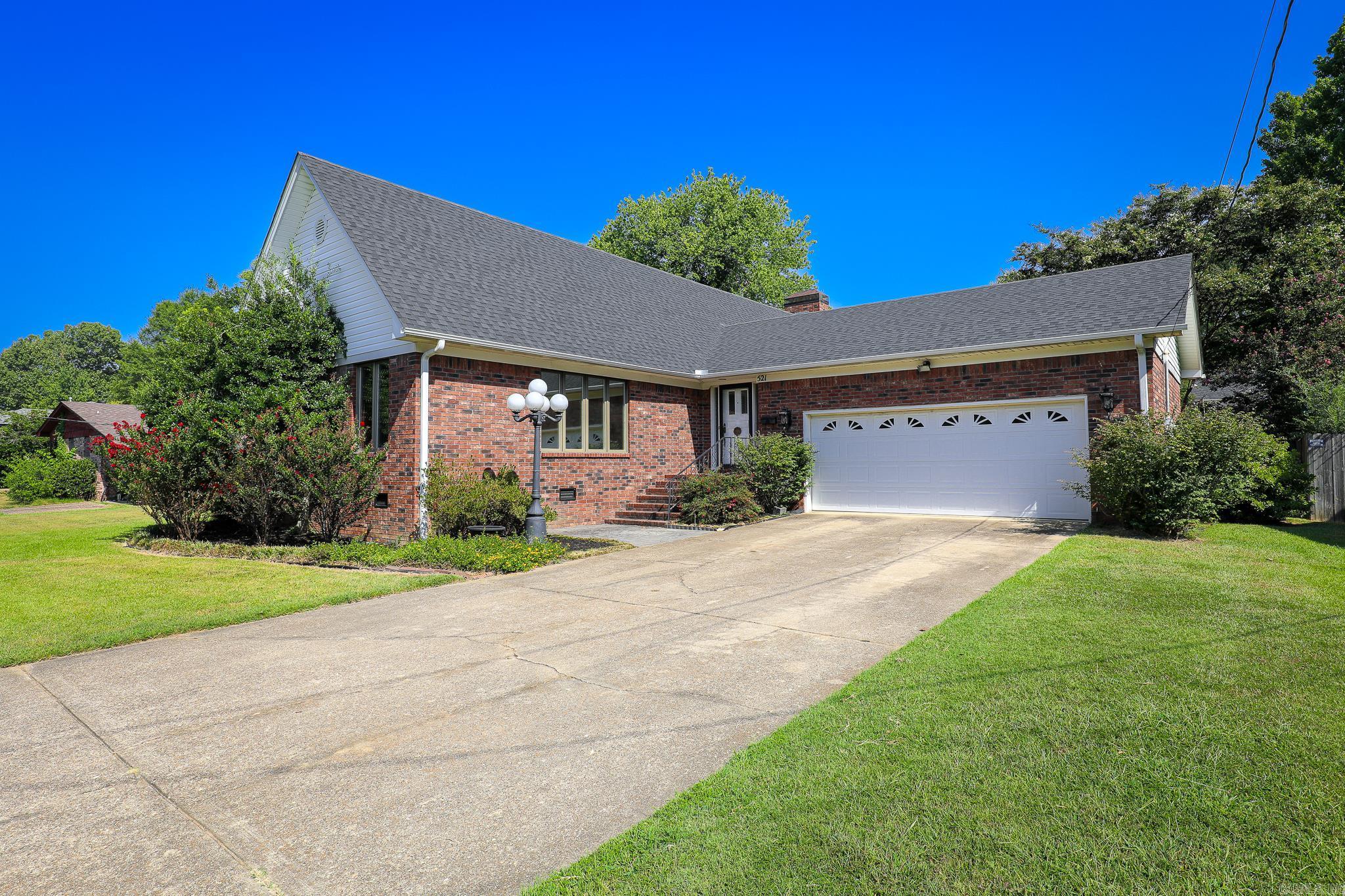 521 W CROSS ST.  Benton, AR