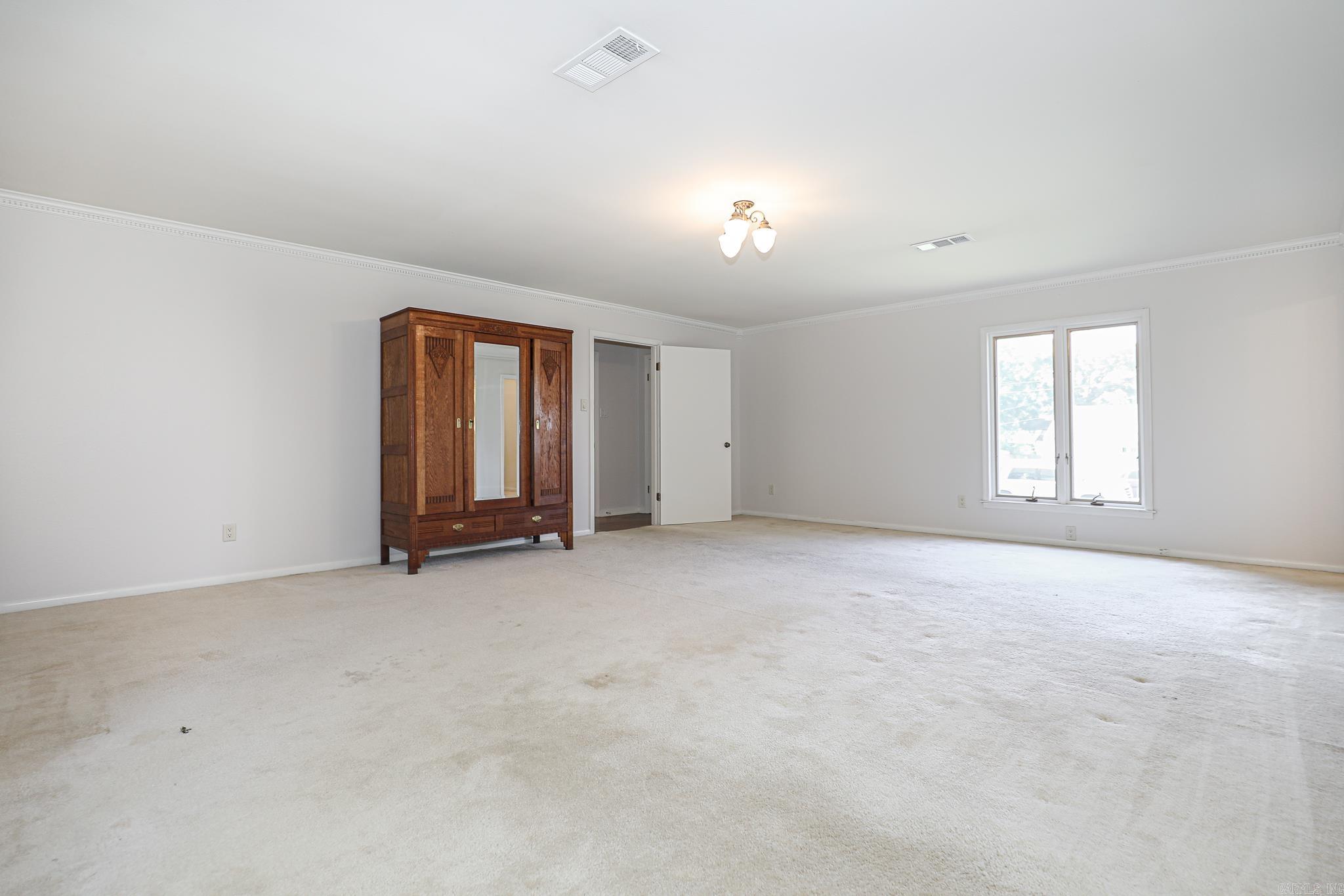 521 W CROSS ST.  Benton, AR