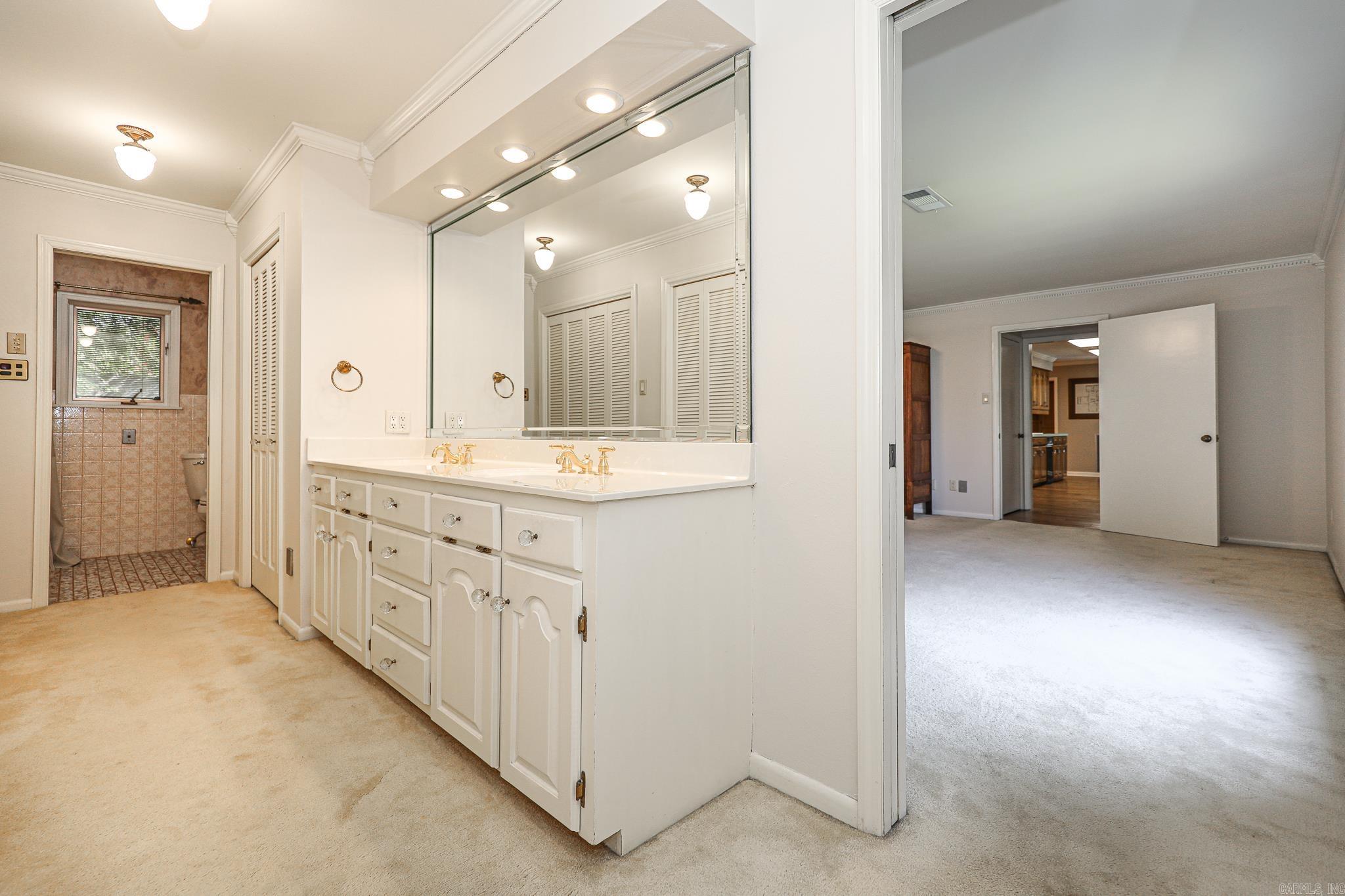 521 W CROSS ST.  Benton, AR